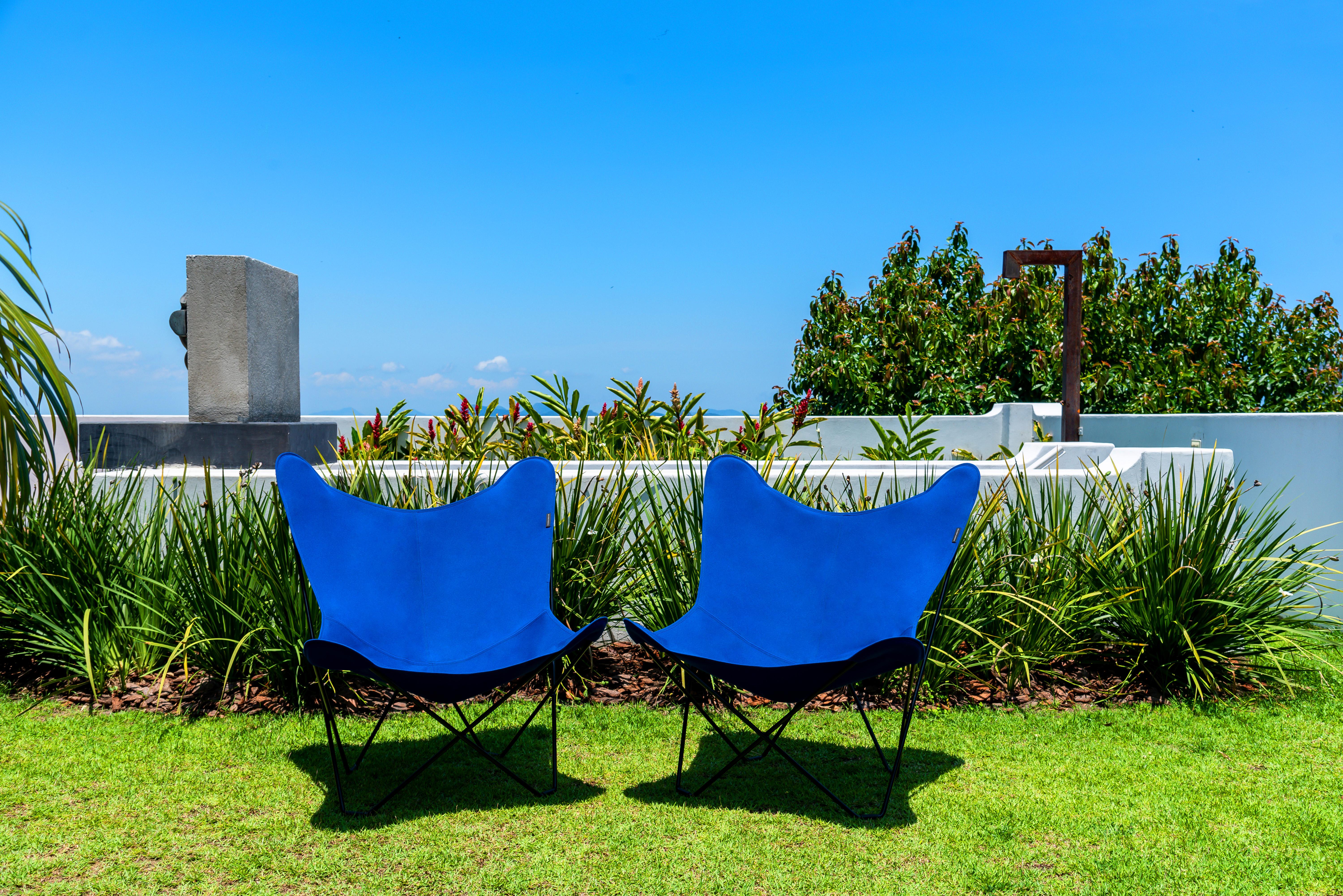 Sunshine Mariposa Outdoor Lounge Chair by Cuero Design For Sale 6