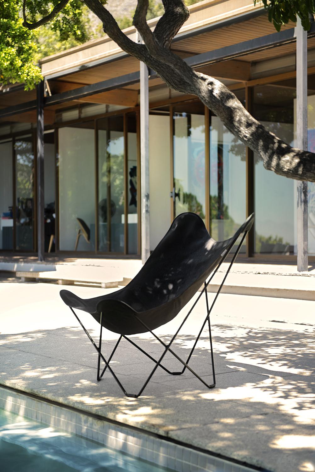 Silla de exterior Sunshine Mariposa de Cuero Design
Dimensiones: P 86 x An 87 x Al 92 cm.
Materiales: Tapicería y metal.
Acabado: Tapicería de piqué carbón y estructura negra.
Peso: 12 kg.

Disponible en distintas opciones de tapicería y colores y