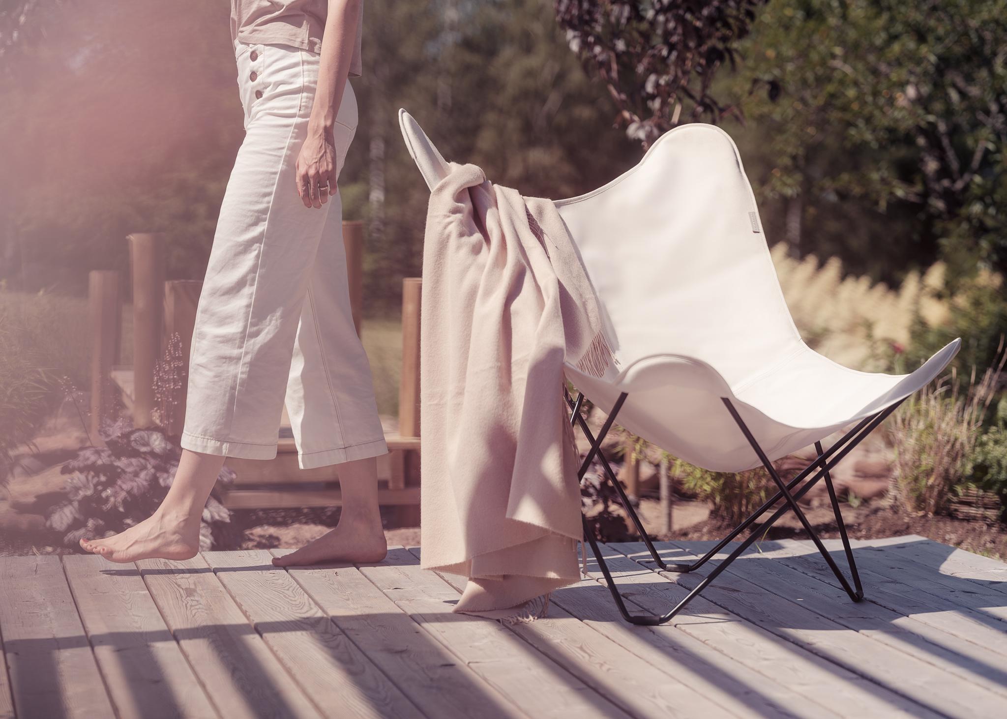 Silla de exterior Sunshine Mariposa de Cuero Design Posmoderno en venta