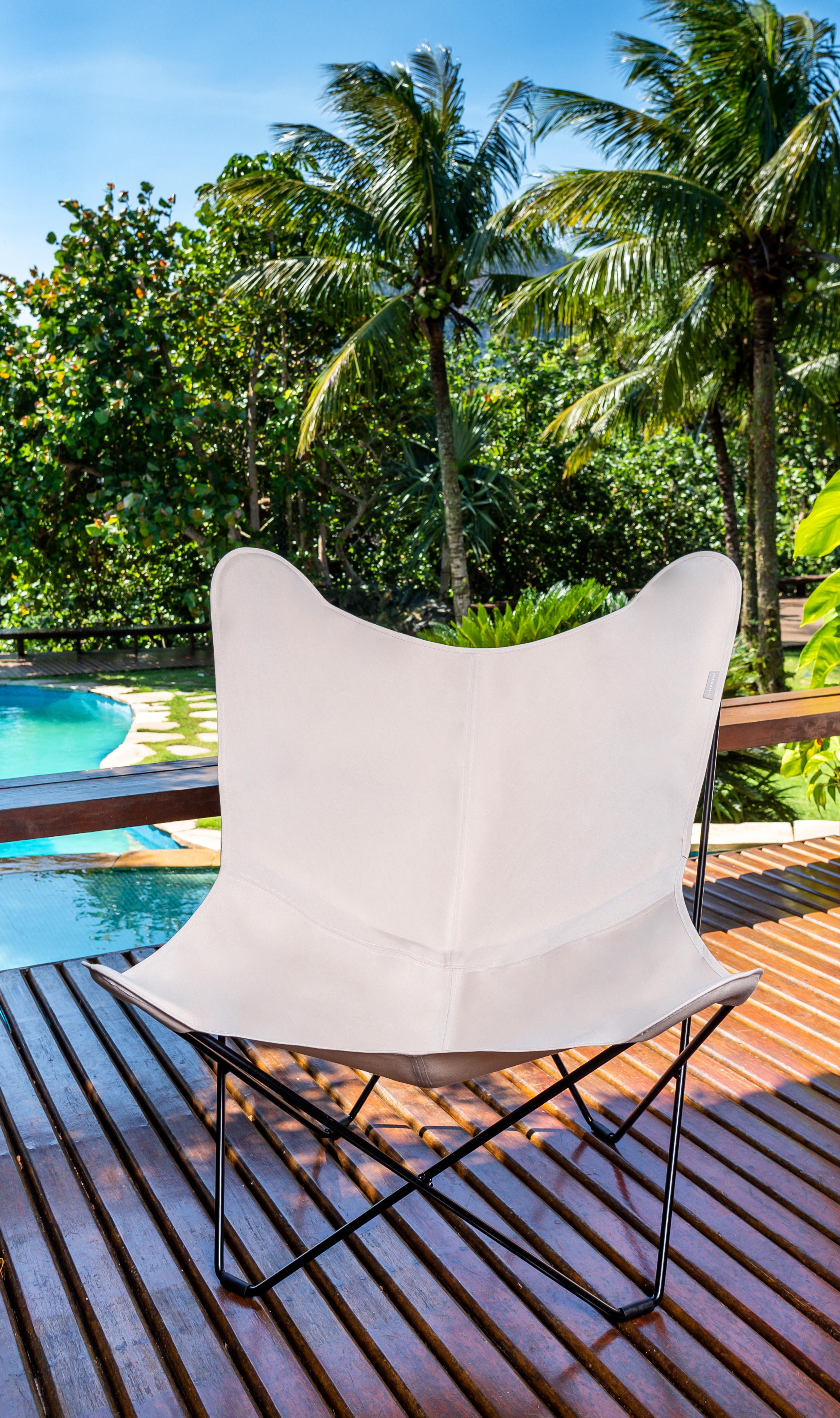 Sunshine Mariposa Outdoor Lounge Chair by Cuero Design In New Condition For Sale In Geneve, CH