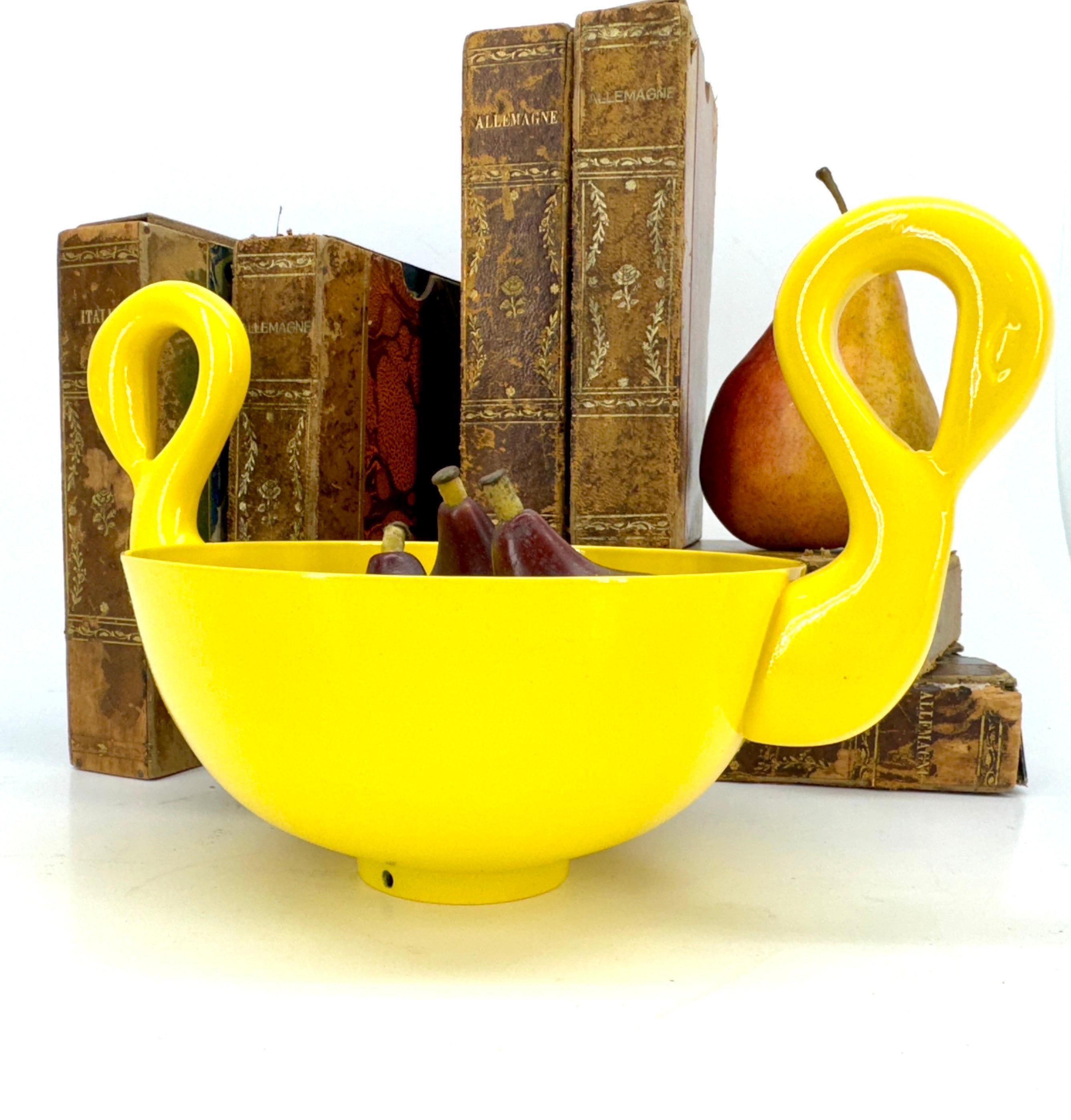 Sunshine Yellow Powder-Coated Decorative Swan Bowl, Mid-Century Modern England im Angebot 2