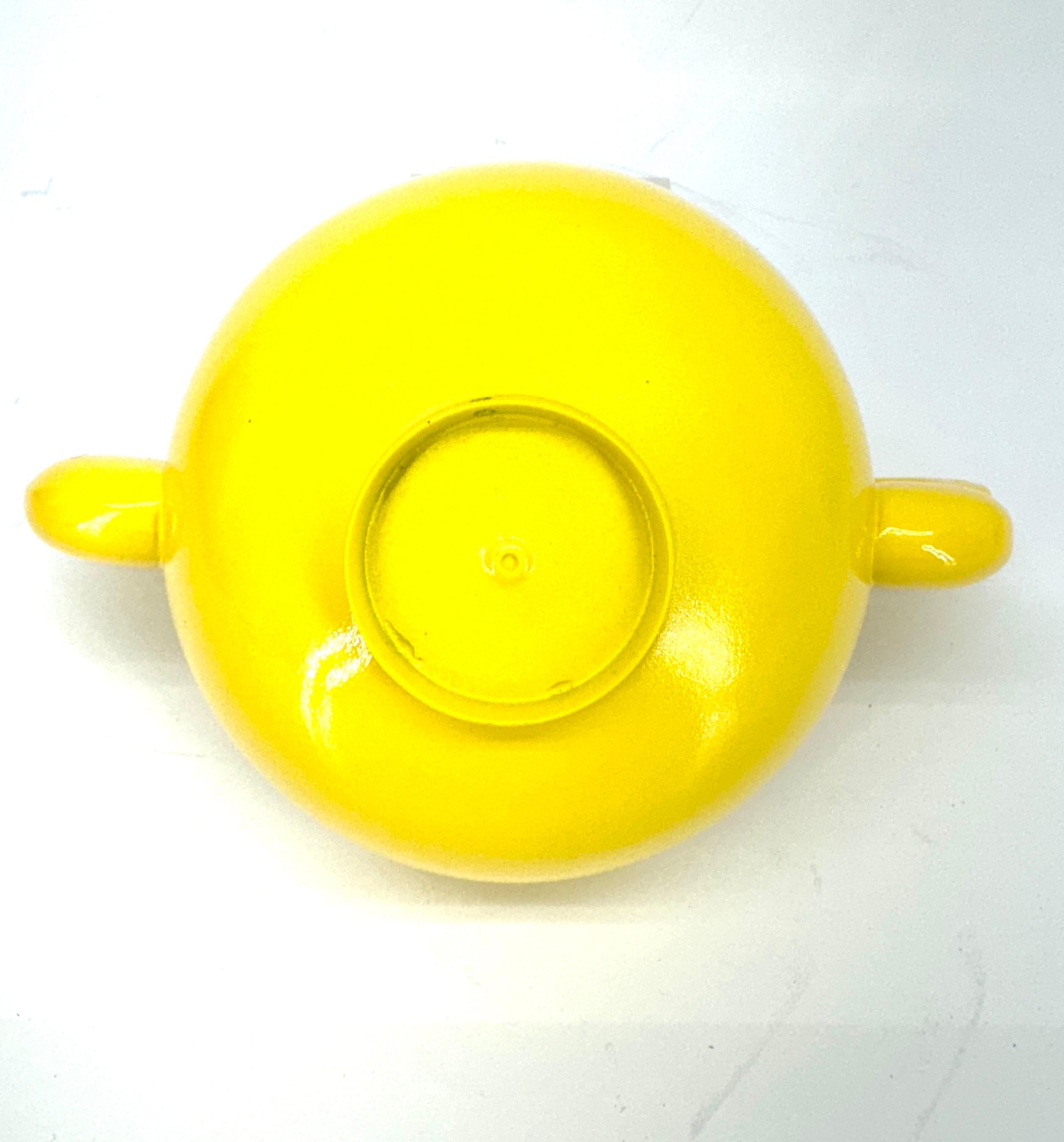 Sunshine Yellow Powder-Coated Decorative Swan Bowl, Mid-Century Modern England For Sale 9