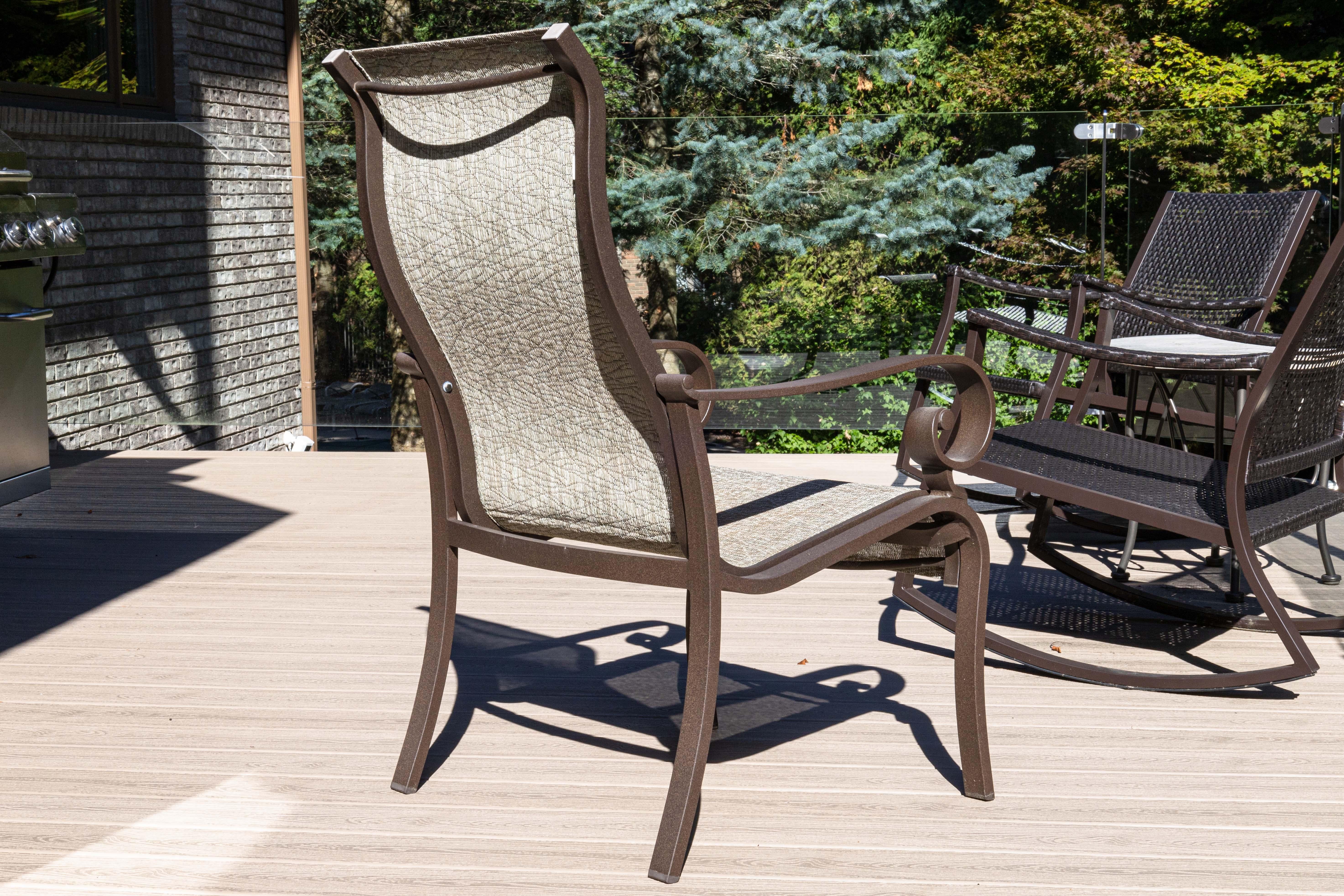 Set da pranzo SunVilla 8 pezzi con sedie da pranzo, tavolo da pranzo e ombrellone in vendita 2