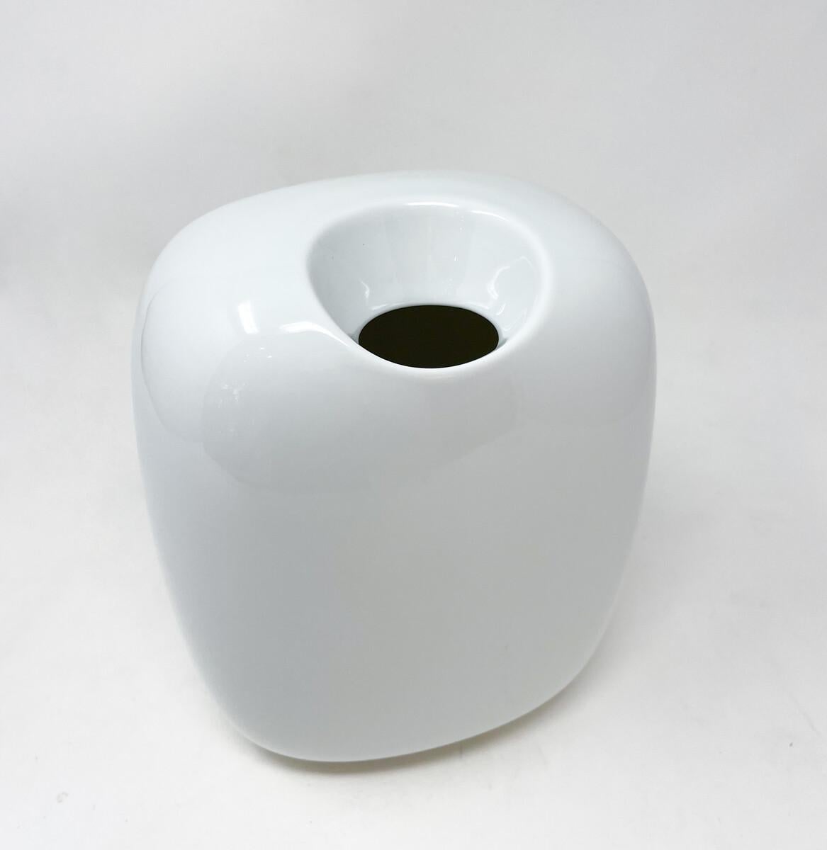 Suomi Vase by Timo Sarpaneva for Rosenthal In Good Condition For Sale In Brussels, BE