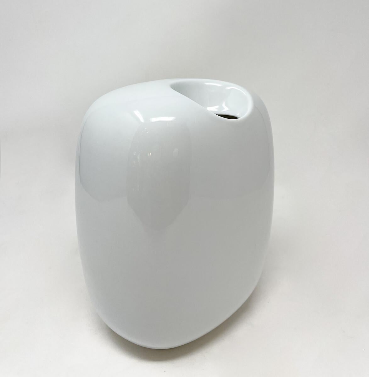 Suomi Vase by Timo Sarpaneva for Rosenthal For Sale 1