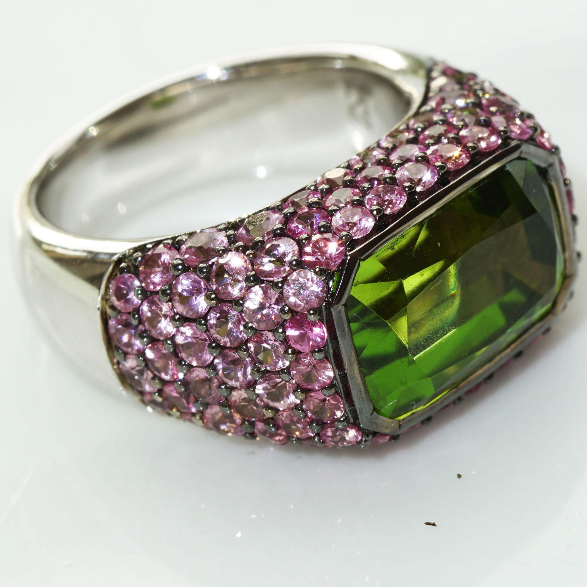 Supat Mine eyeclean Peridot Saphire Ring 9ct AAA+ rare World Famous Apple Green  For Sale 6