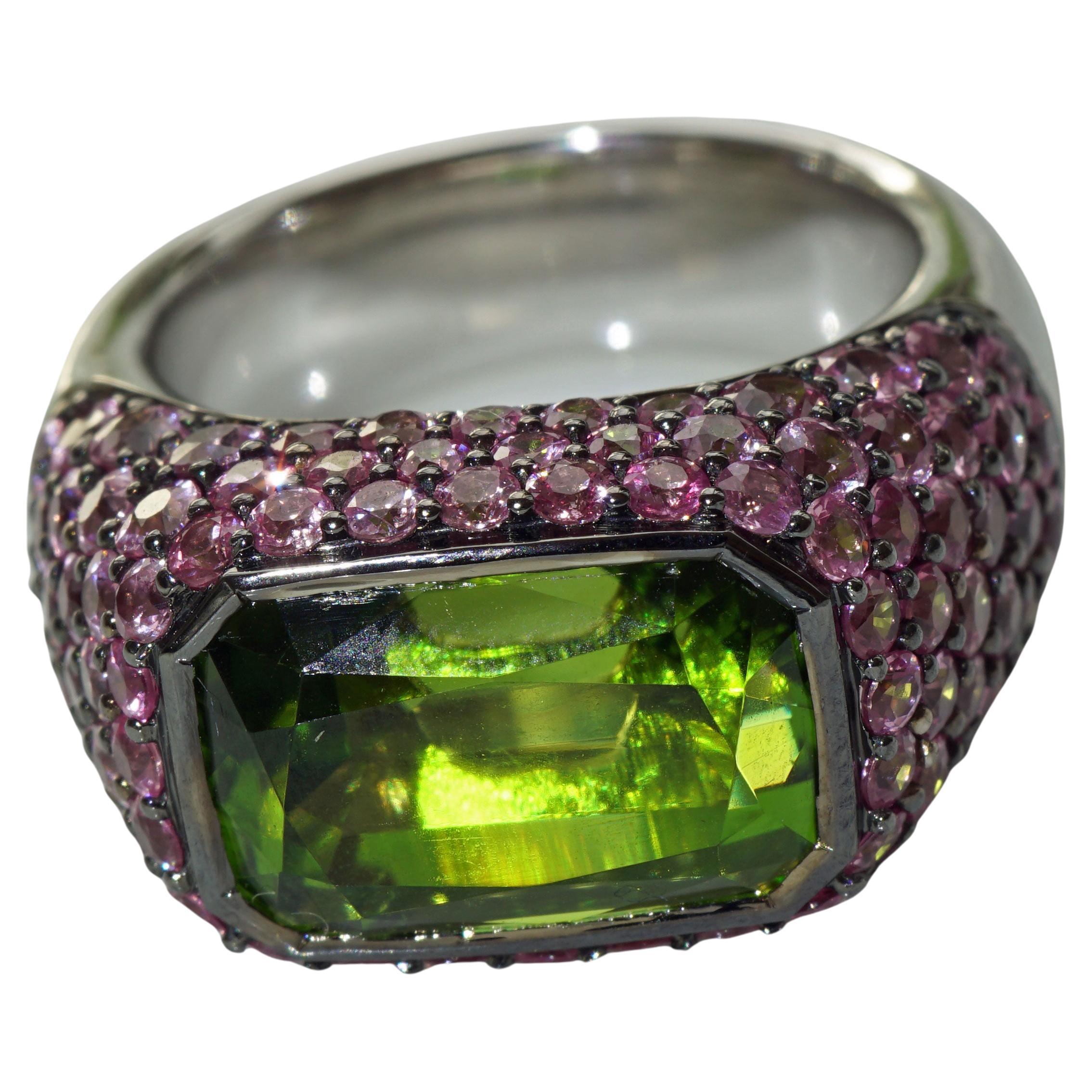 Women's or Men's Supat Mine eyeclean Peridot Saphire Ring 9ct AAA+ rare World Famous Apple Green  For Sale