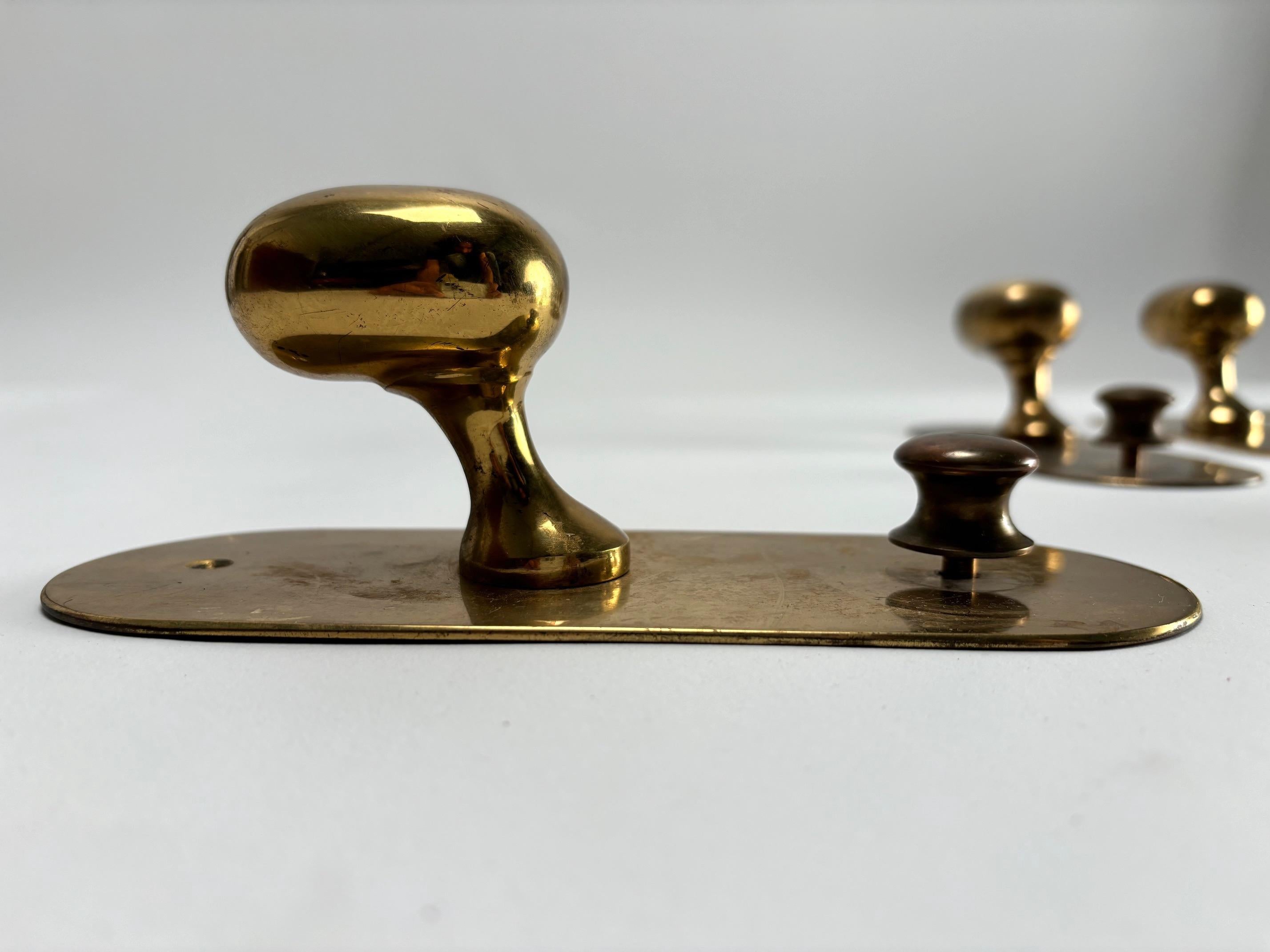 Percha de latón 
