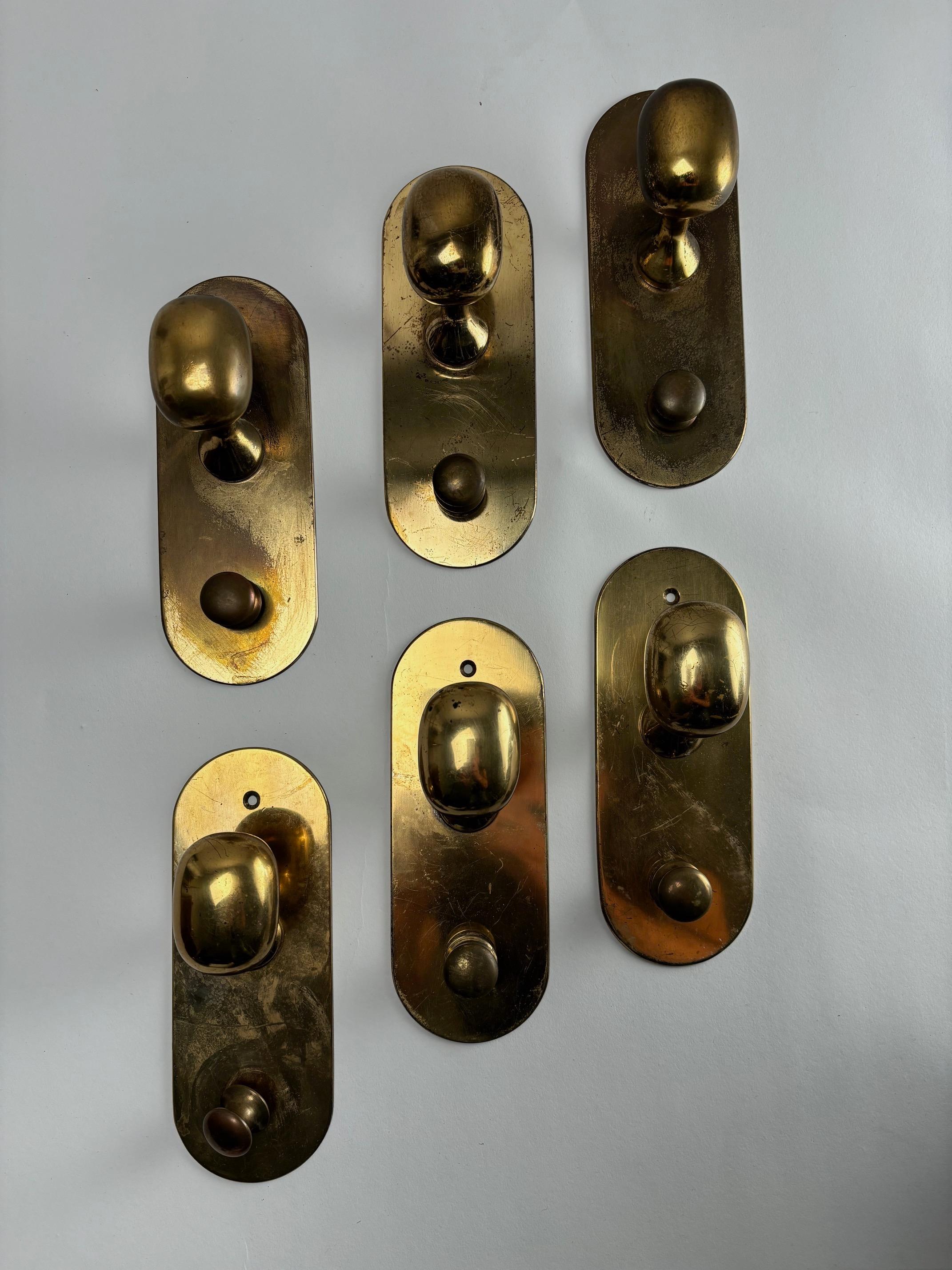 Percha de latón 