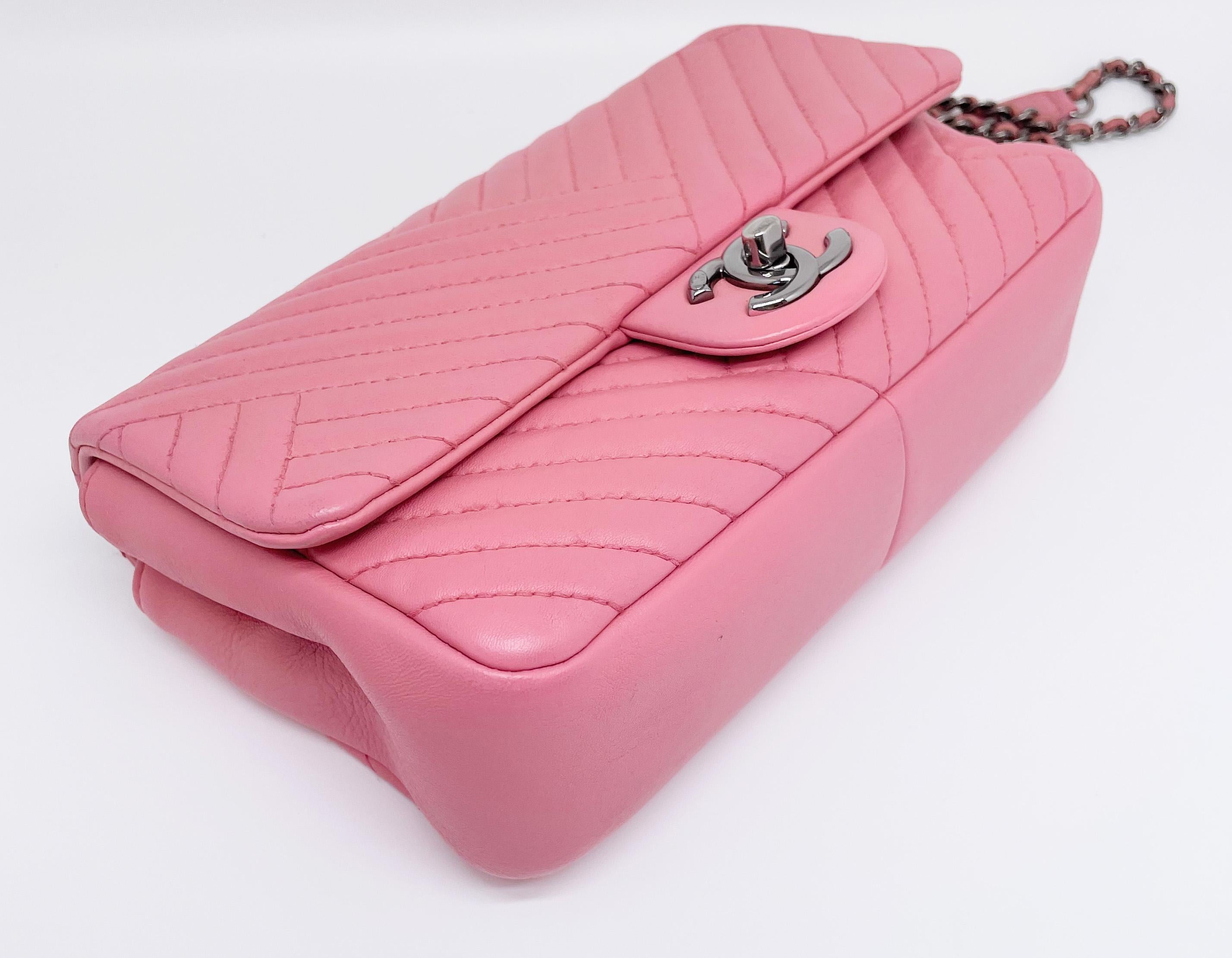 Super Chanel Timeless bag in lambskin with asymmetrical Chevron Pink 1