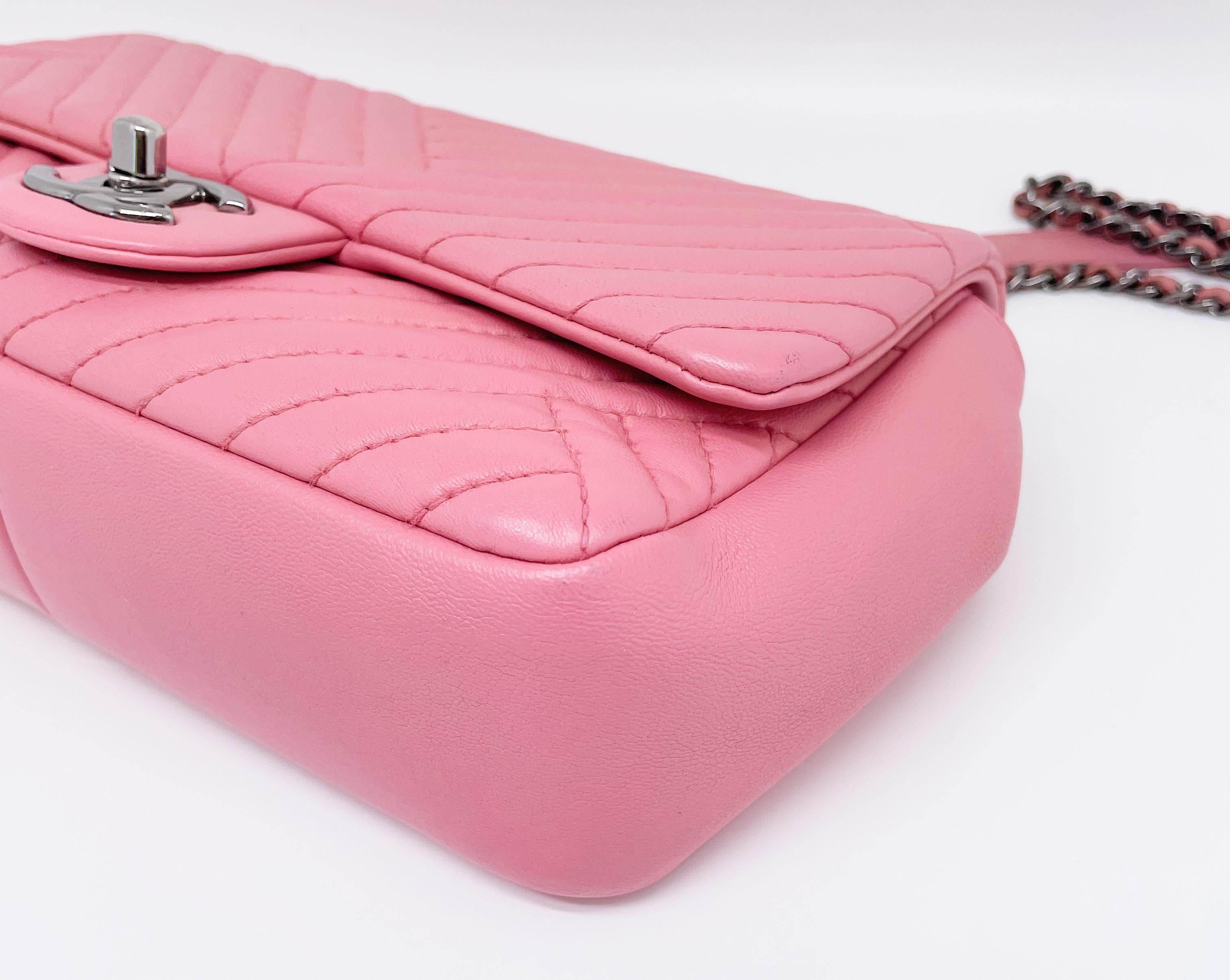 Super Chanel Timeless bag in lambskin with asymmetrical Chevron Pink 3
