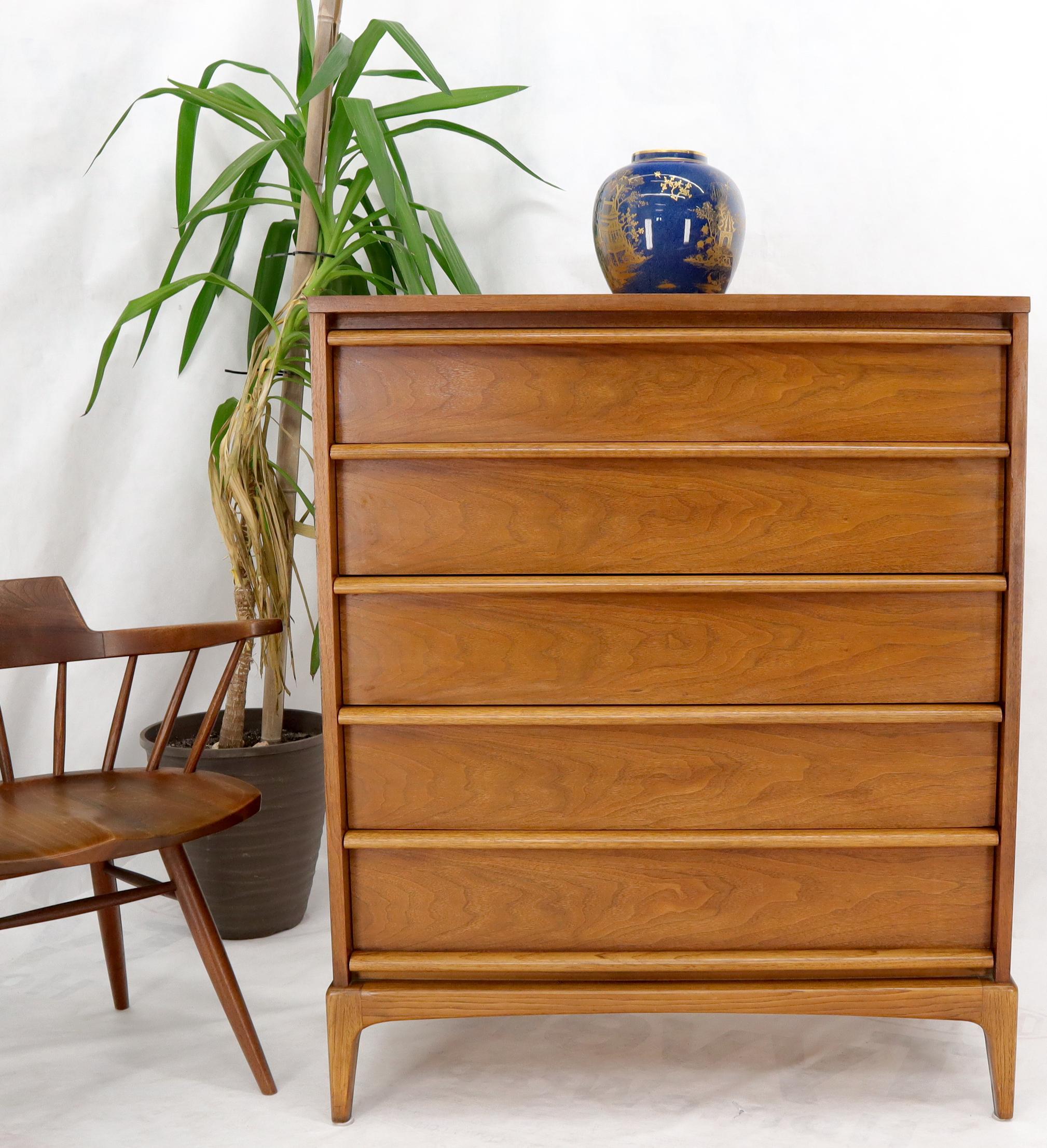 Mid-Century Modern light walnut chest of 5 drawers by Lane.