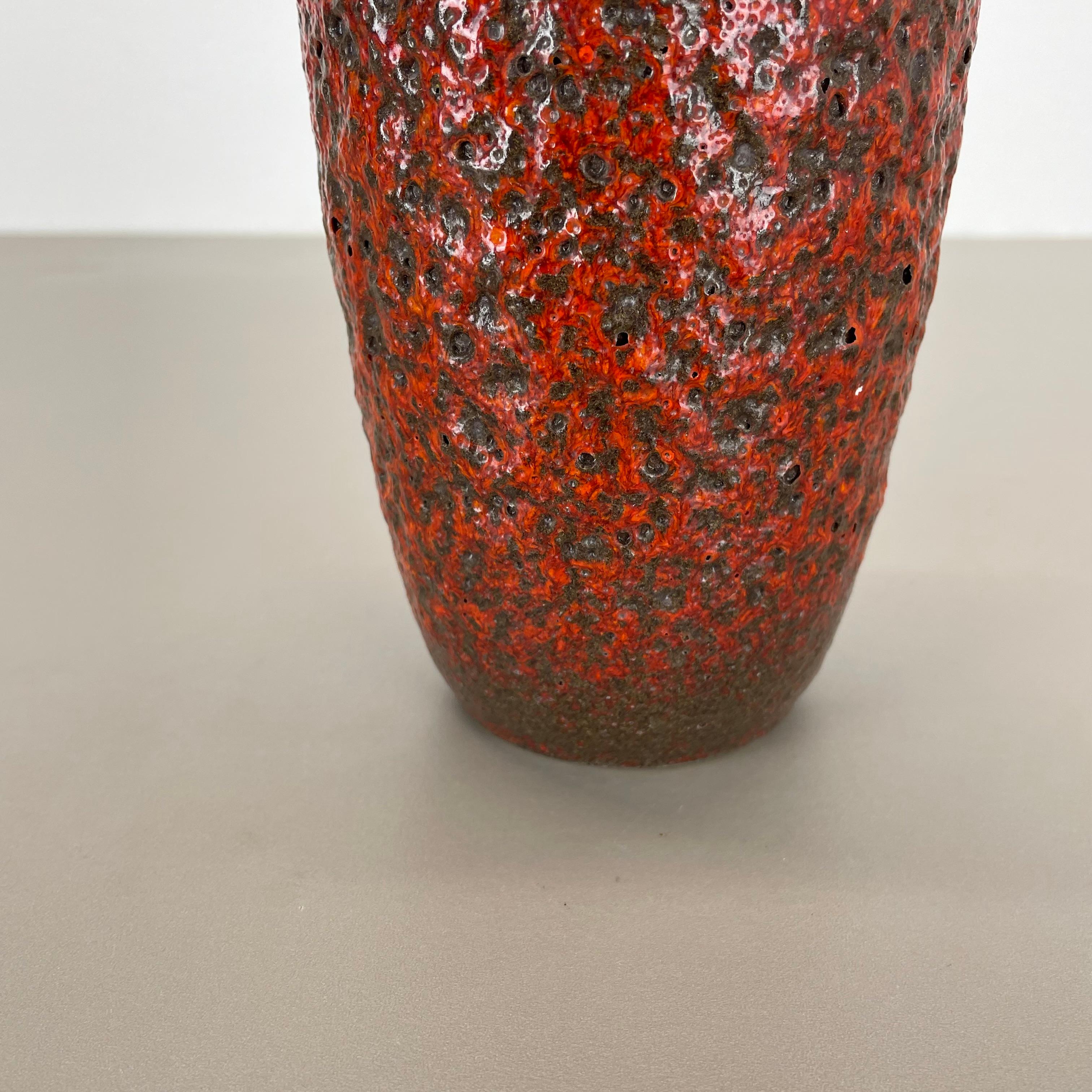 20ième siècle Vase Super Color red Crusty Fat Lava Multi-Color Scheurich, Allemagne WGP, années 1970 en vente