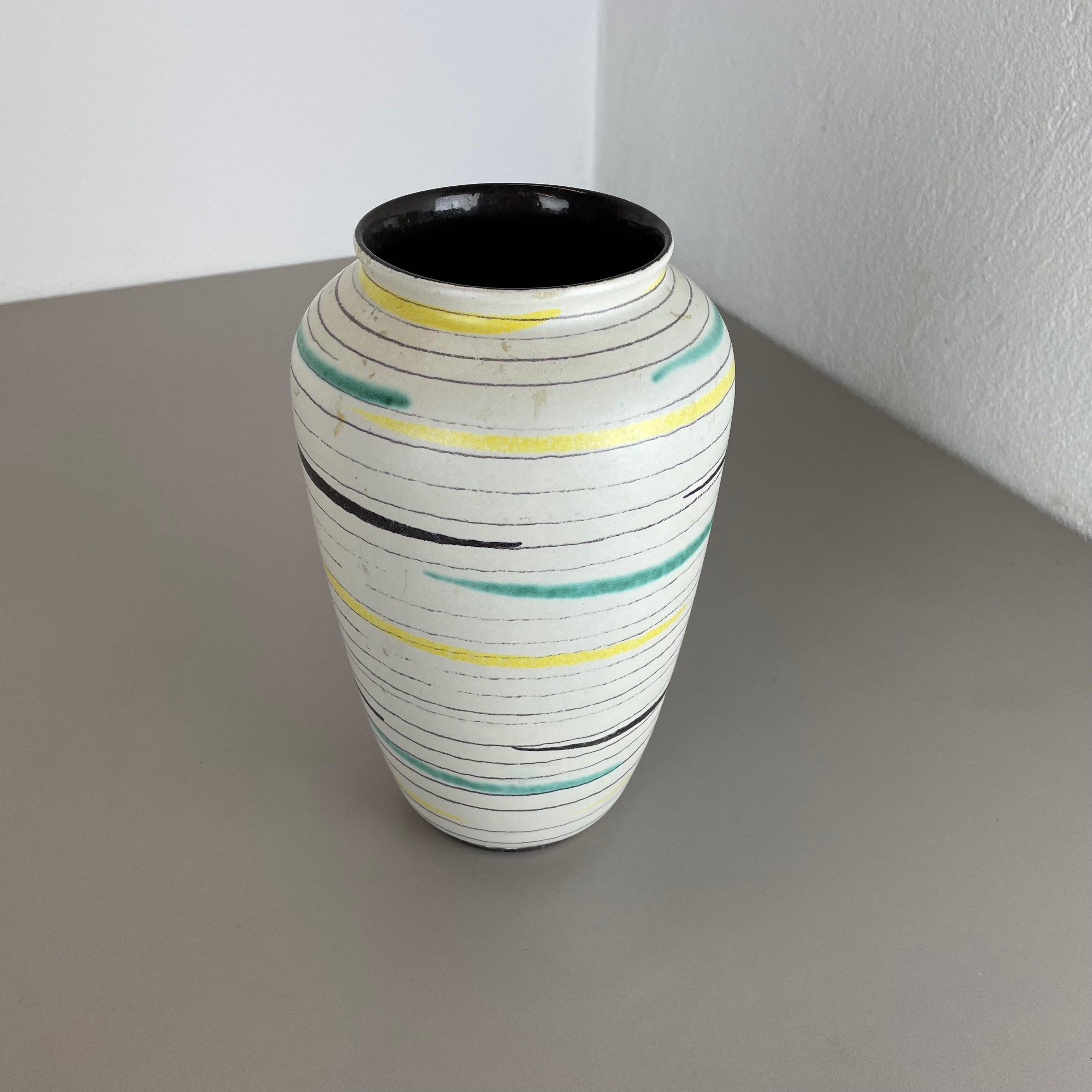 Hervorragende farbenfrohe Fat Lava-Keramikvase „575 25“ von Bay Ceramics, Deutschland, 1950er Jahre (20. Jahrhundert) im Angebot