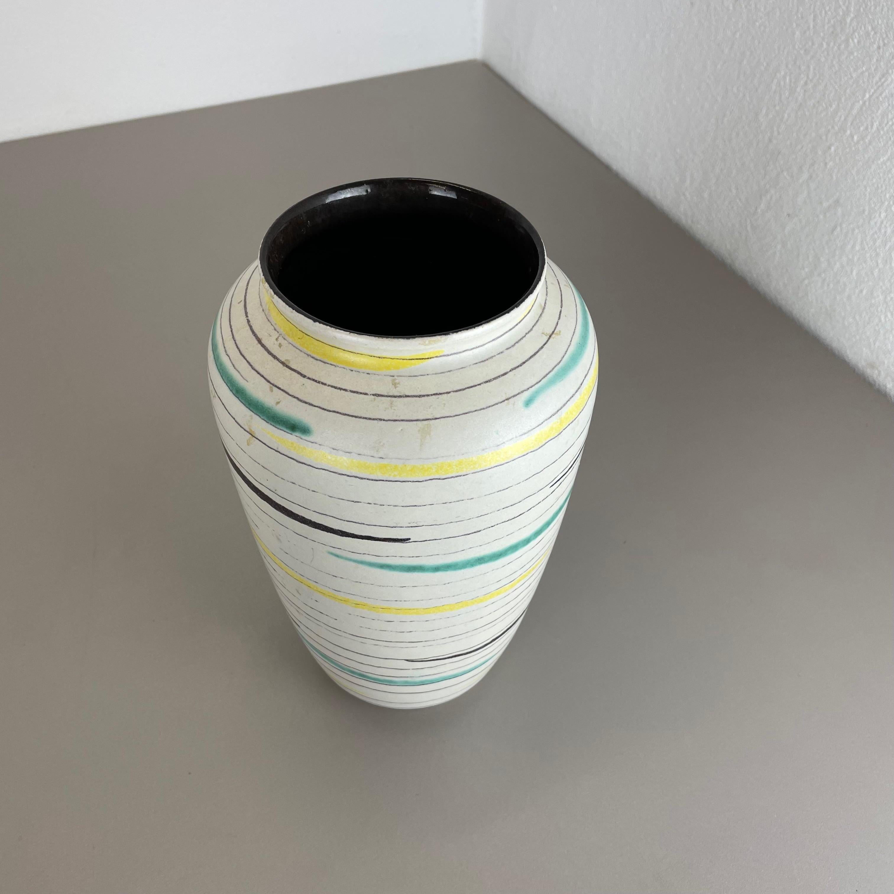 Hervorragende farbenfrohe Fat Lava-Keramikvase „575 25“ von Bay Ceramics, Deutschland, 1950er Jahre im Angebot 1