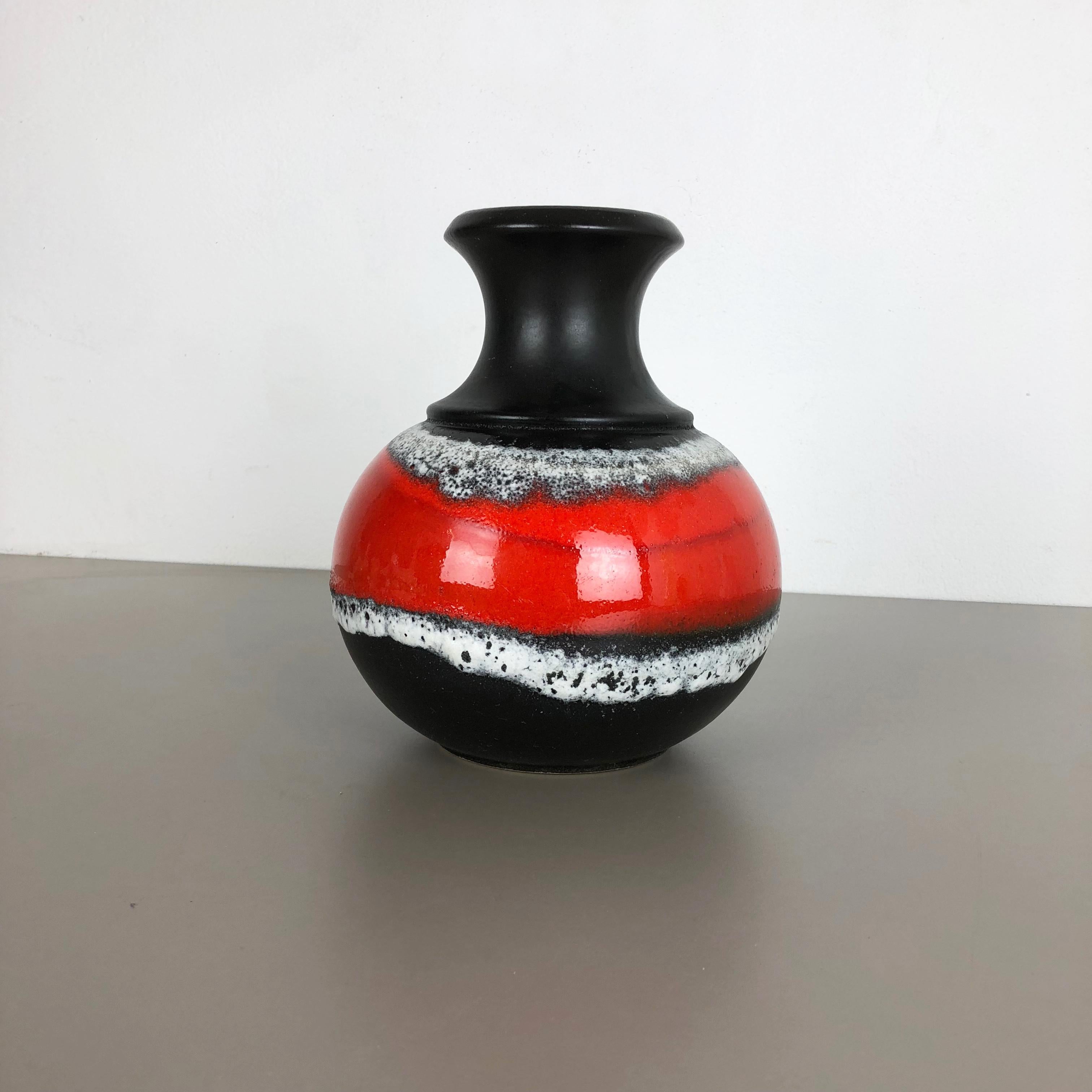 Article:

Pottery ceramic vase


Producer:

BAY Ceramic, Germany



Decade:

1970s



Description:

Original vintage 1970s pottery ceramic vase made in Germany. high quality german production with a nice abstract painting and