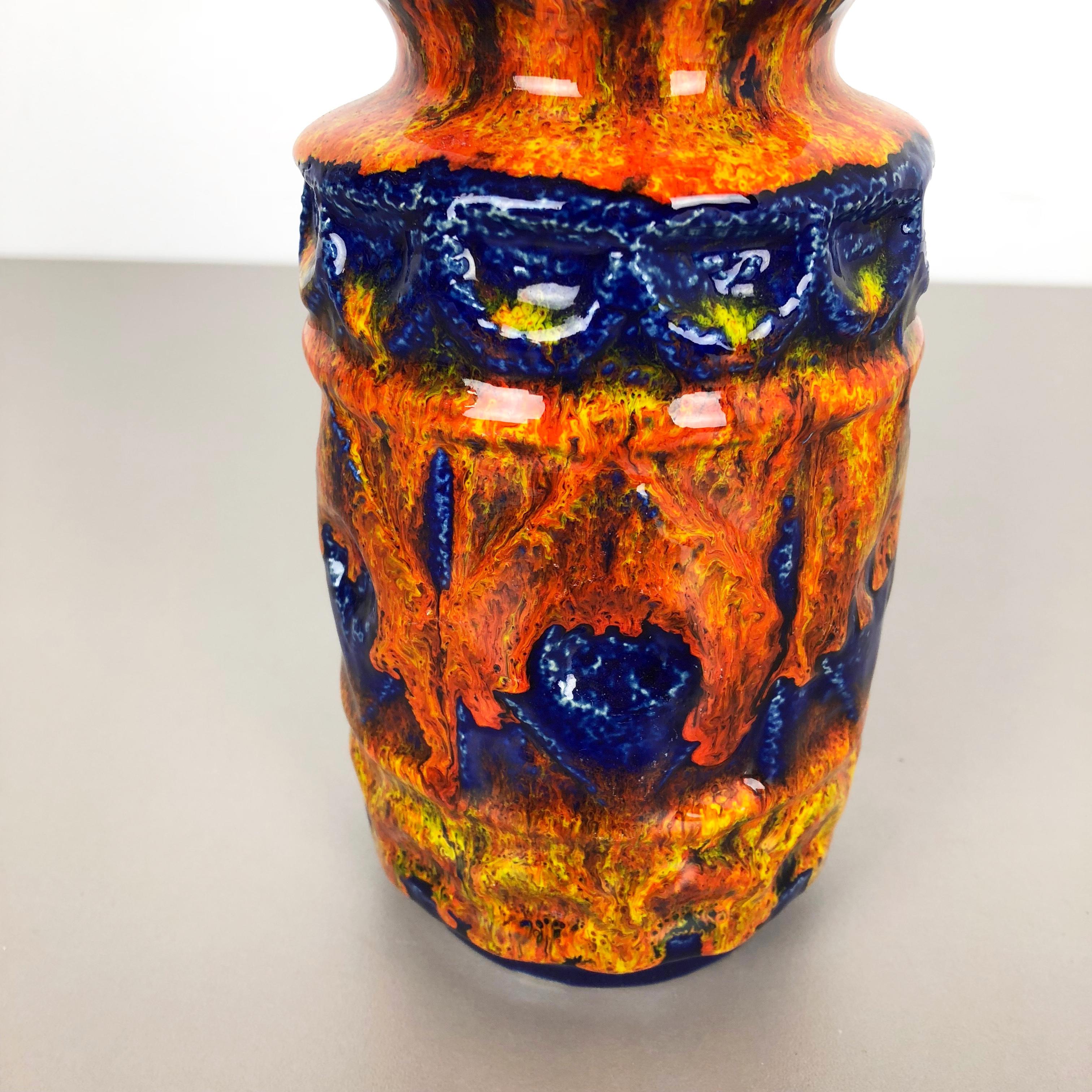 Fröhliche, farbenfrohe Lava-Keramikvase von Bay Ceramics, Deutschland, 1950er Jahre (20. Jahrhundert) im Angebot
