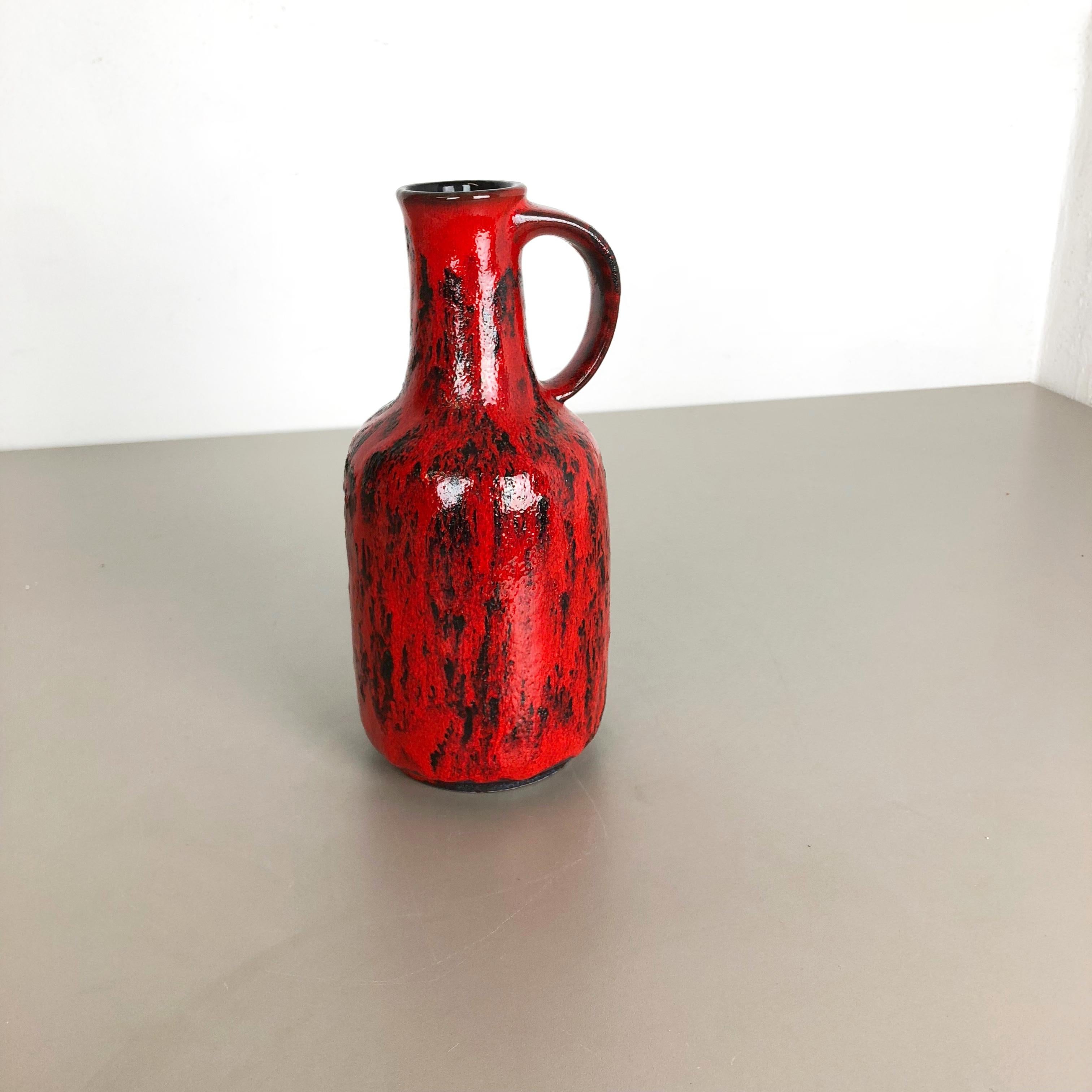 Article:

Pottery ceramic vase


Producer:

Gräflich Ortenburg, Germany



Decade:

1960s




Original vintage 1960s pottery ceramic vase made in Germany. High quality German production with a nice abstract glaze structure and