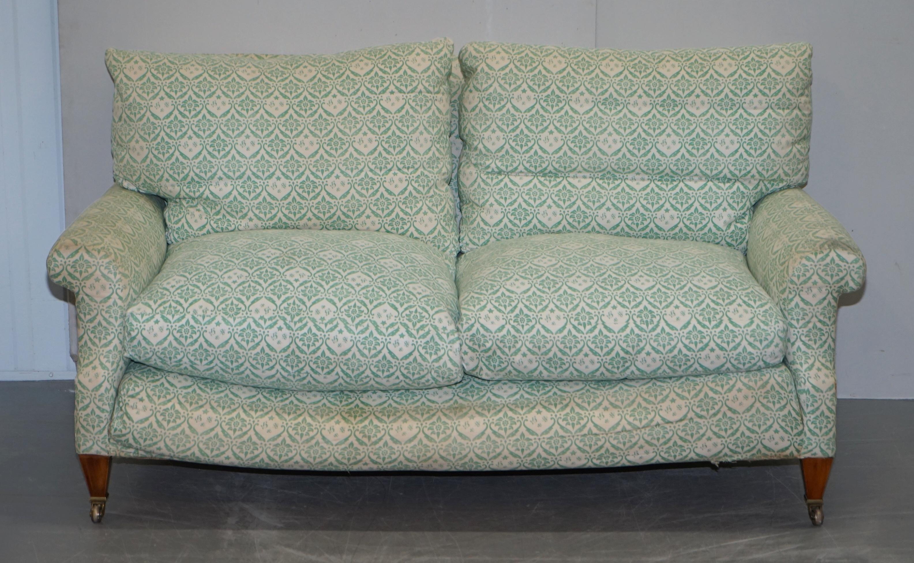 Victorien Super confortable canapé en tissu à carreaux Lenygon & Morant de Howard & Son, datant d'environ 1920 en vente