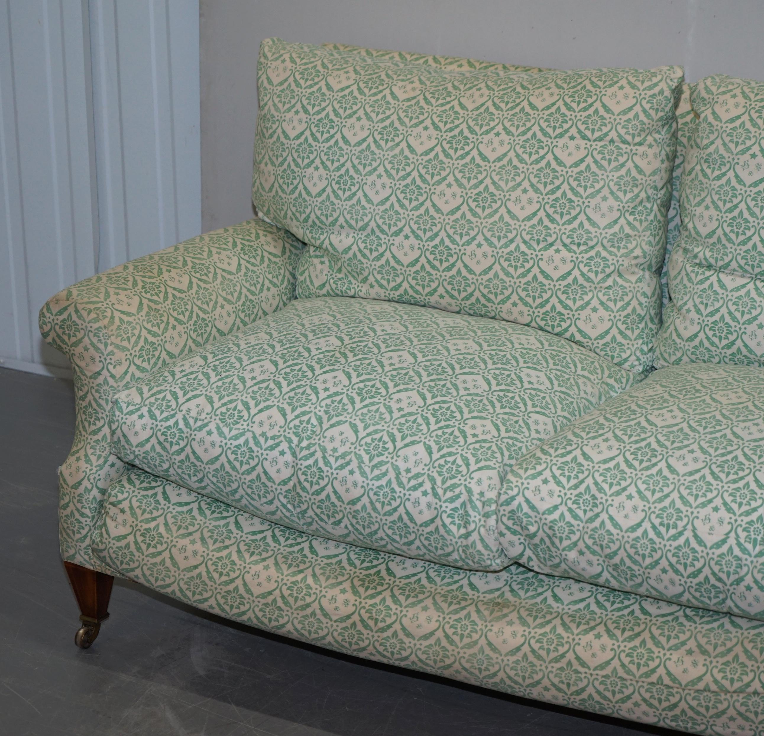 Anglais Super confortable canapé en tissu à carreaux Lenygon & Morant de Howard & Son, datant d'environ 1920 en vente