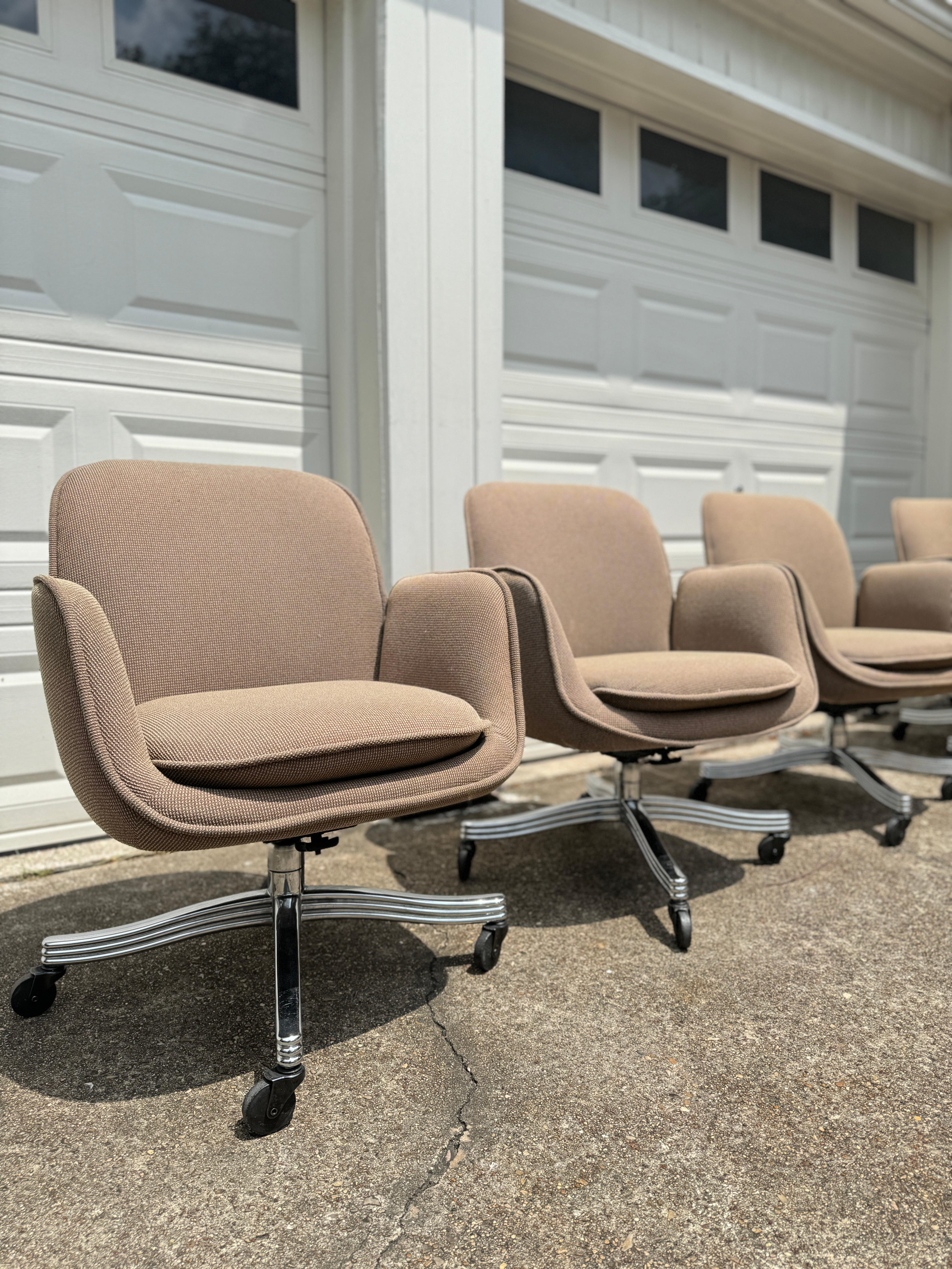 Aluminum Super comfy set of 4 bucket office chairs by Faultess Doerner, circa 1970s For Sale