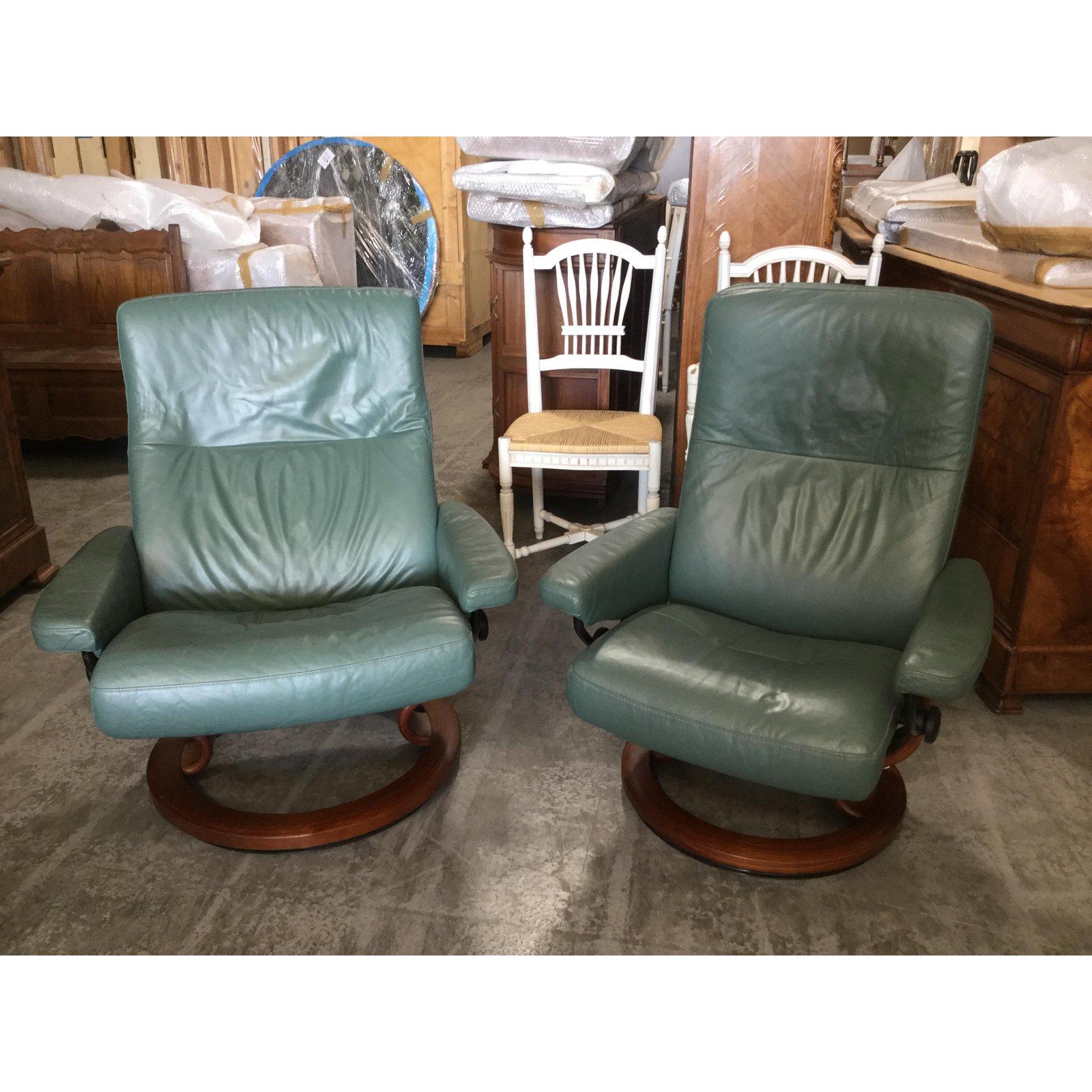 Leather Super Cool Mid-Century Modern Stressless Chairs with Ottomans