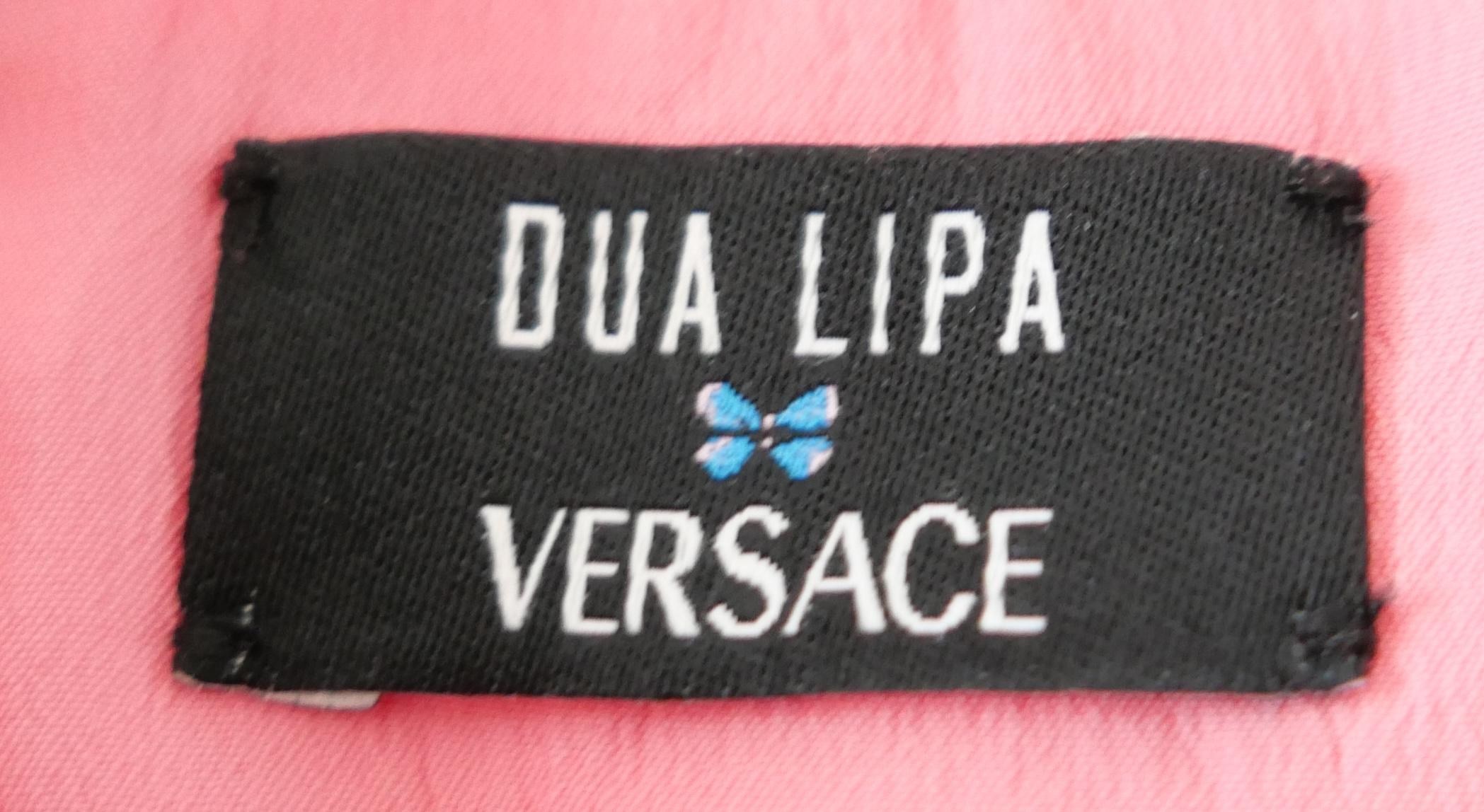 Super cool Versace X Dua Lipa Cotton Terry Logo Crop Top in vendita 2