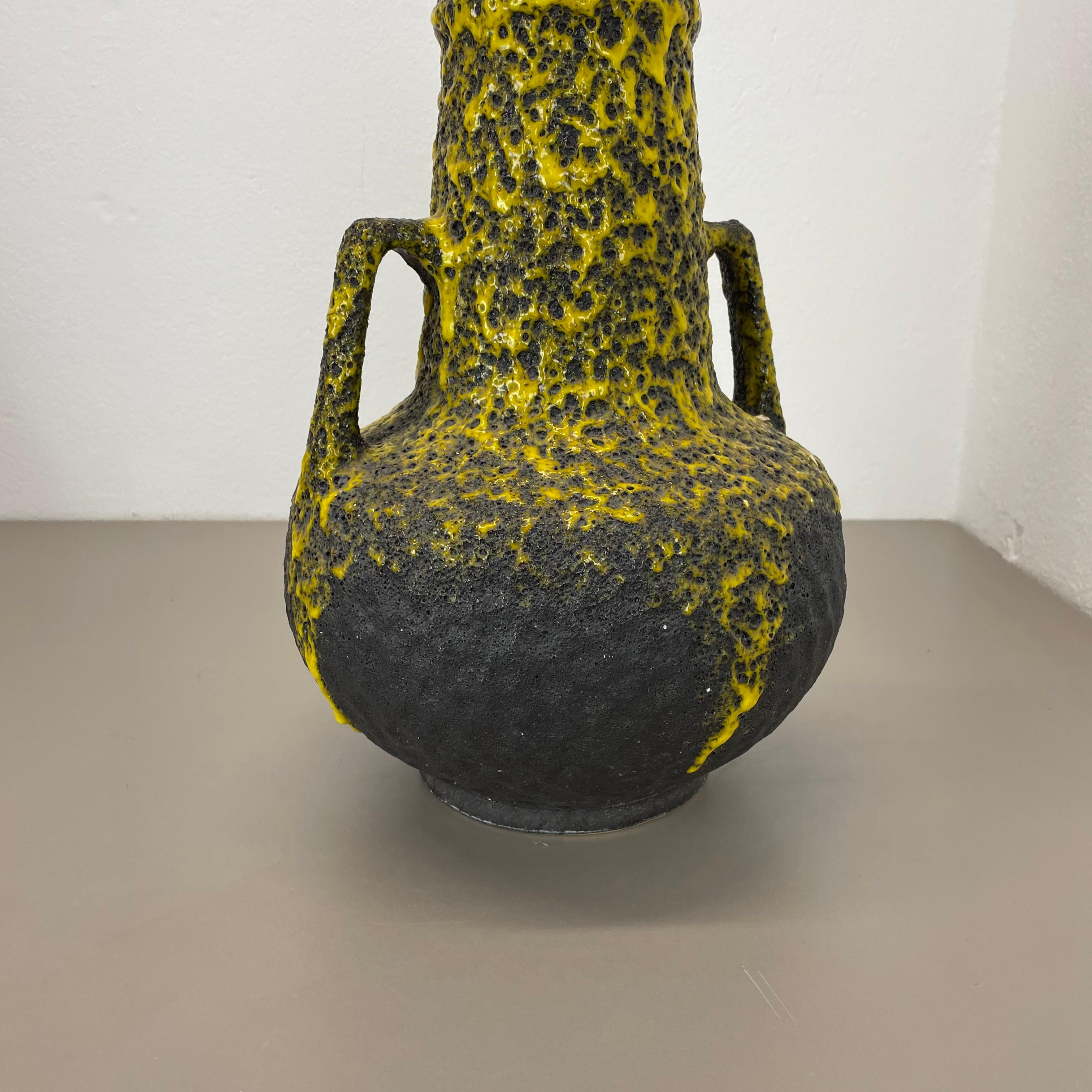 super crusty large 41cm Fat Lava Pottery Vase by Fohr Ceramics, Germany, 1970s In Good Condition For Sale In Kirchlengern, DE