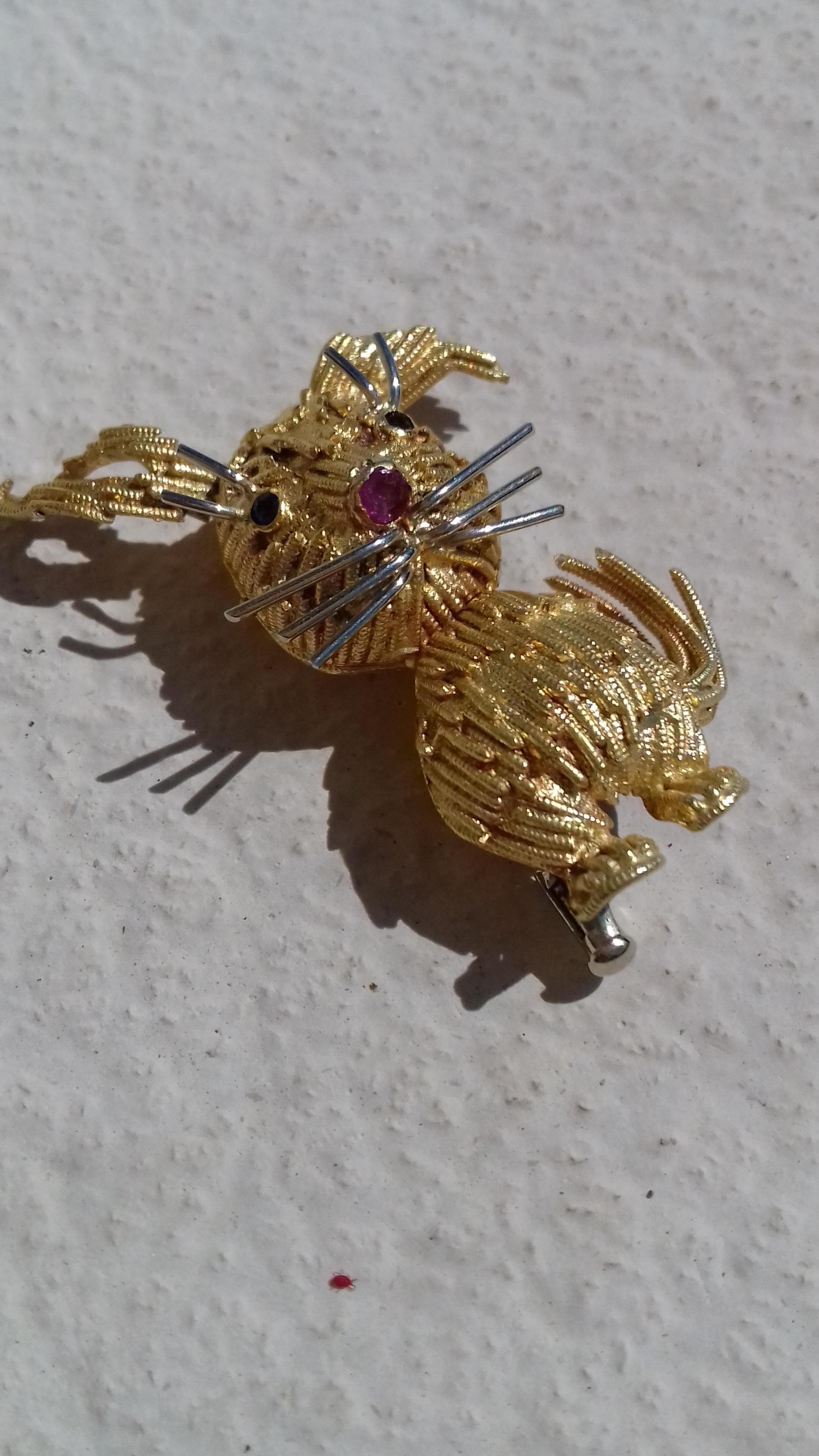 Super Cute Brooch in Yellow and White Gold Rabbit Easter For Sale 2