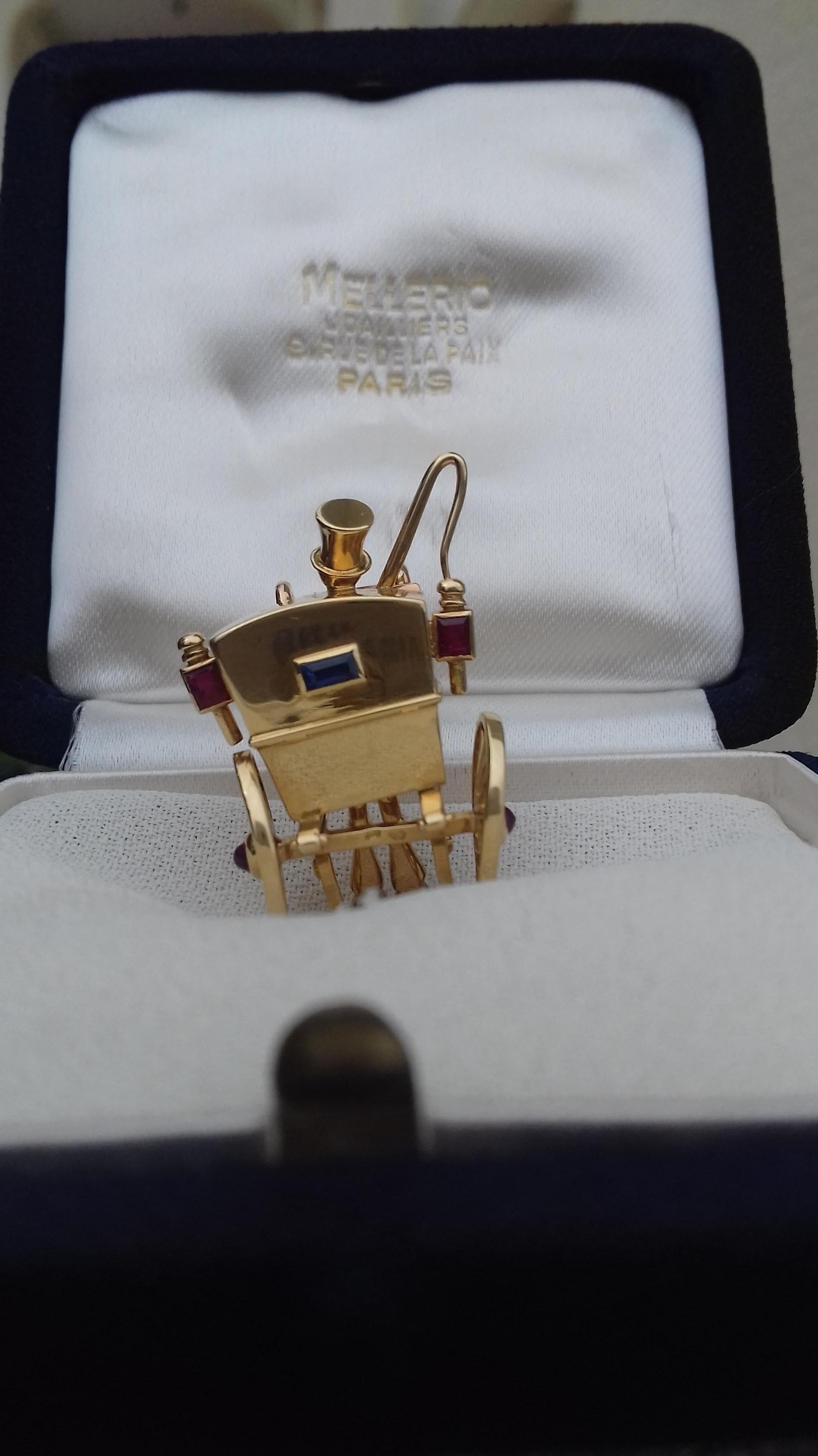 Super Cute Brooch Rear of a carriage and coachman MELLERIO dits MELLER Gold 18k For Sale 8