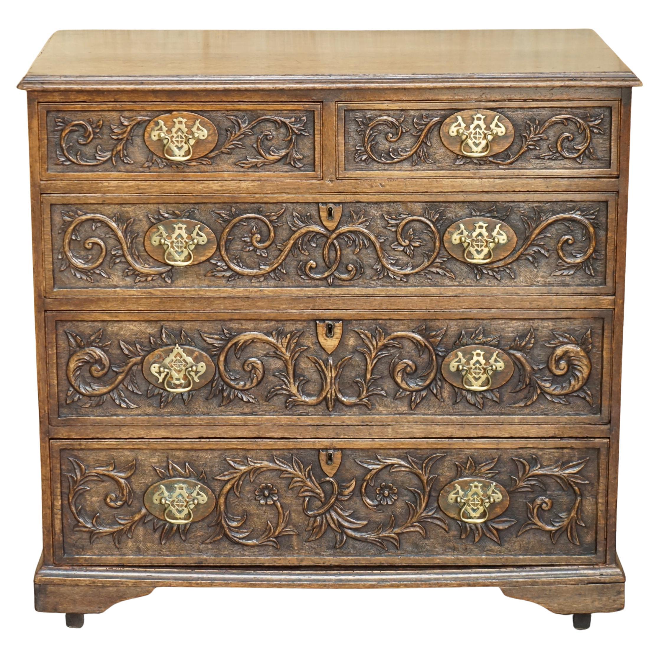 SUPER DECORATIVE ANTIQUE VICTORIAN ENGLISH OAK HEAVILY CARVED CHEST OF DRAWERs For Sale