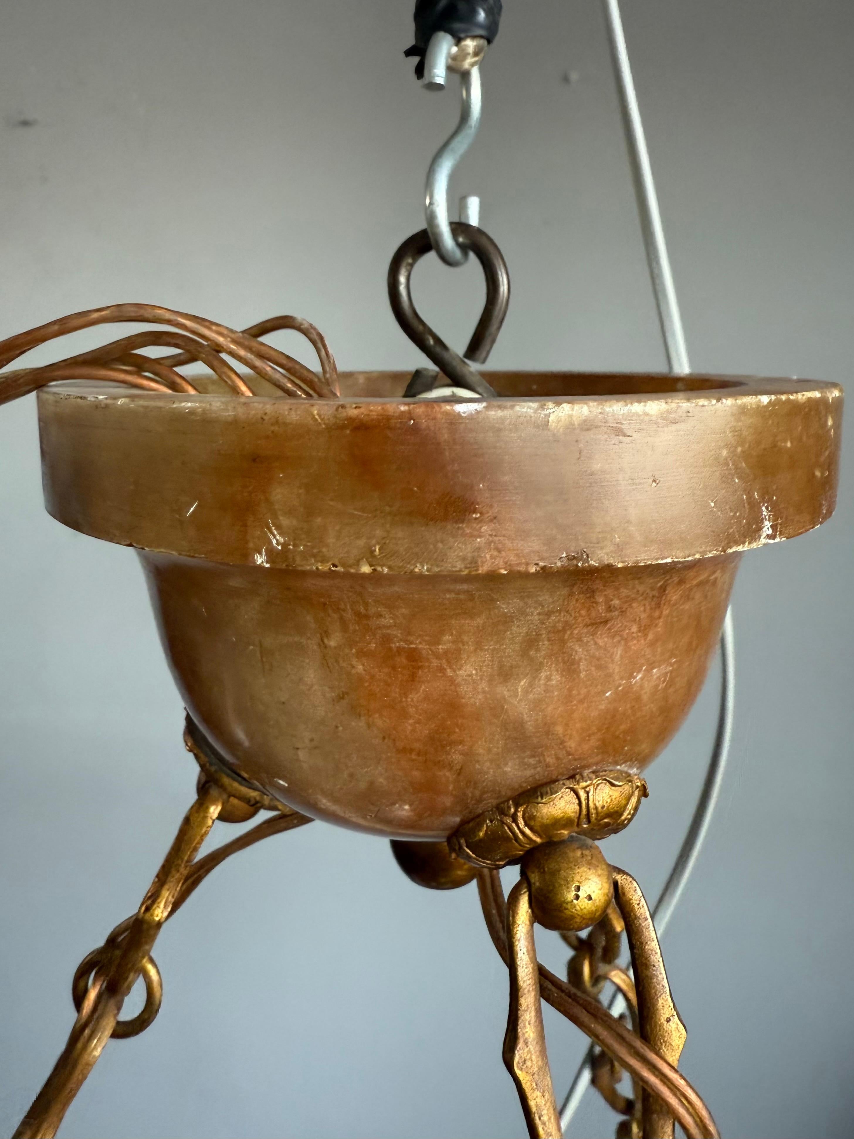 Super Light di design con un paralume in alabastro scultoreo e sorprendente in vendita 6