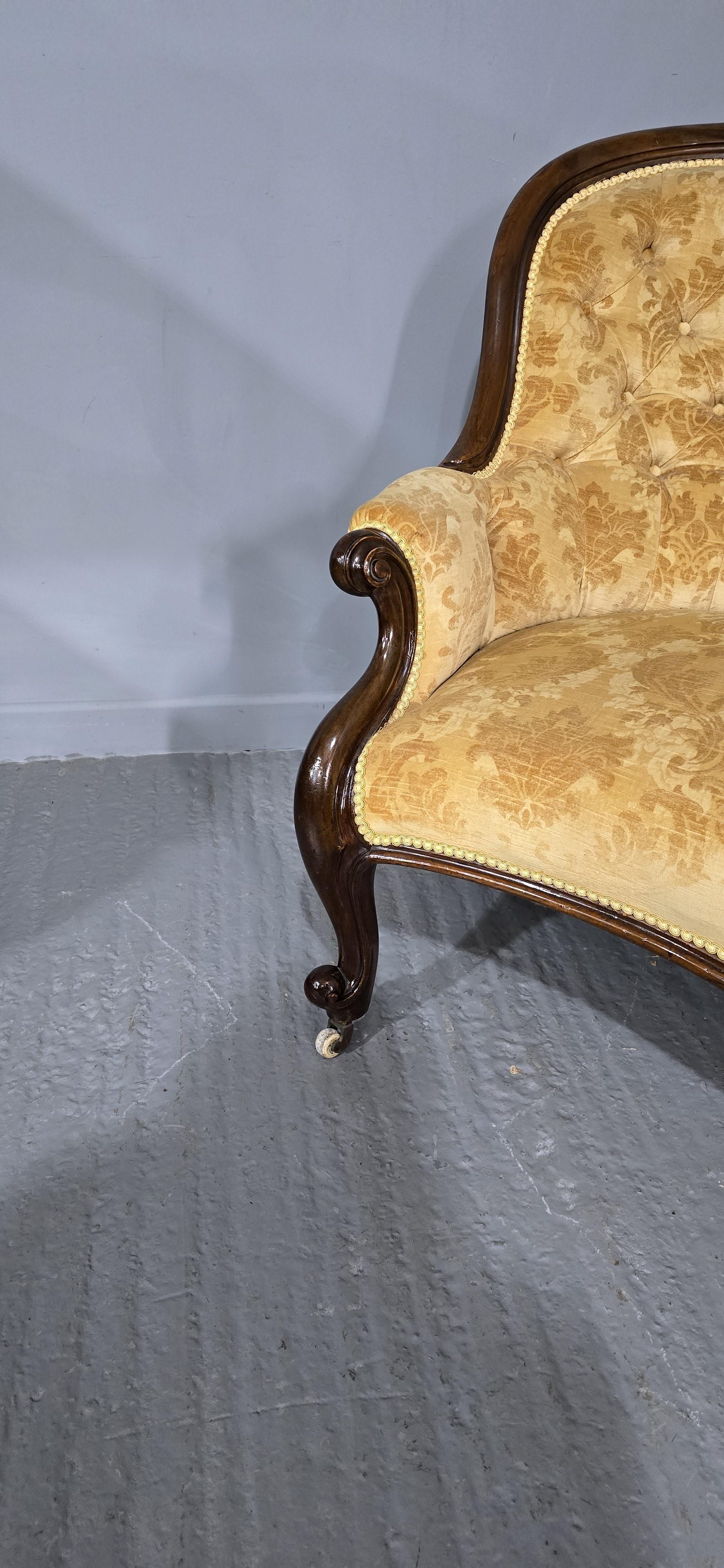 Super Double Ended Chaise Lounge Sofa In Good Condition For Sale In Swadlincote, GB