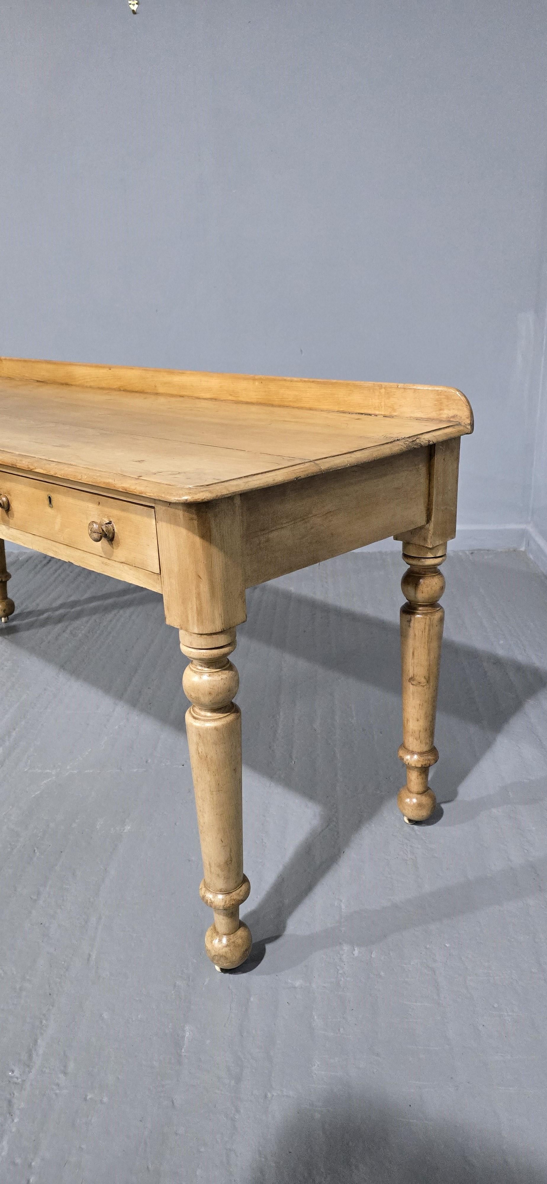 Super Early Victorian Pine Console Hall Table In Good Condition For Sale In Swadlincote, GB