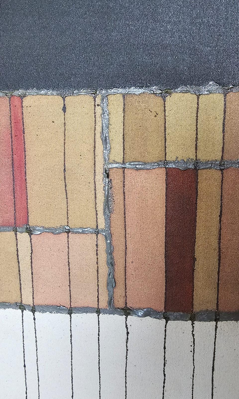 Das Medium, das er für die Schaffung seiner Werke verwendet, ist sehr speziell, 
da es sich um eine Technik handelt, die aus einem zusammengesetzten Medium (Gips) besteht, 
Acryl, Tinte und verschiedene MATERIALIEN auf Leinwand, Leinen und 
Holz.