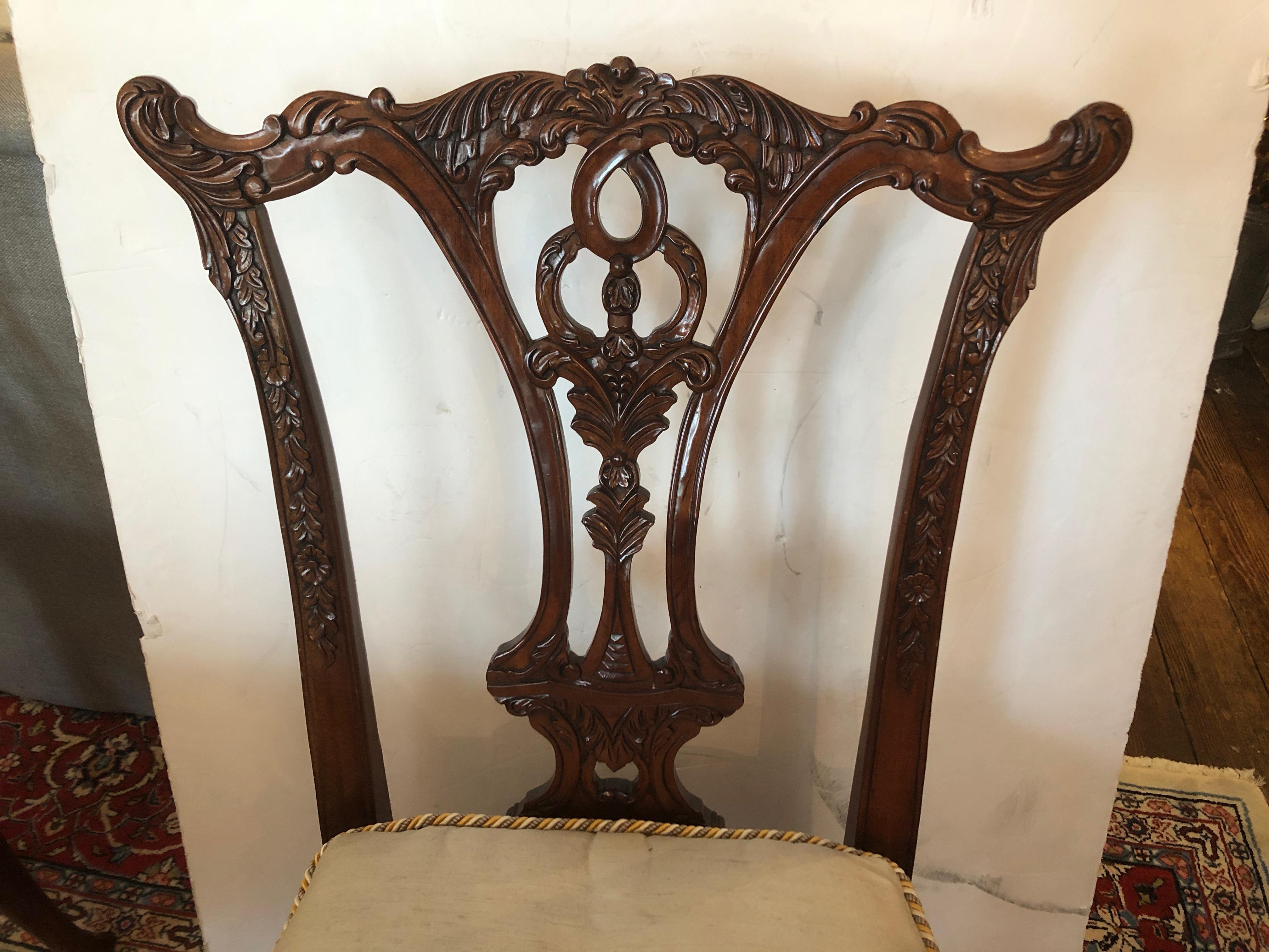 Mahogany Super Elegant Georgian Style Dining Table with 6 Chippendale Style Chairs