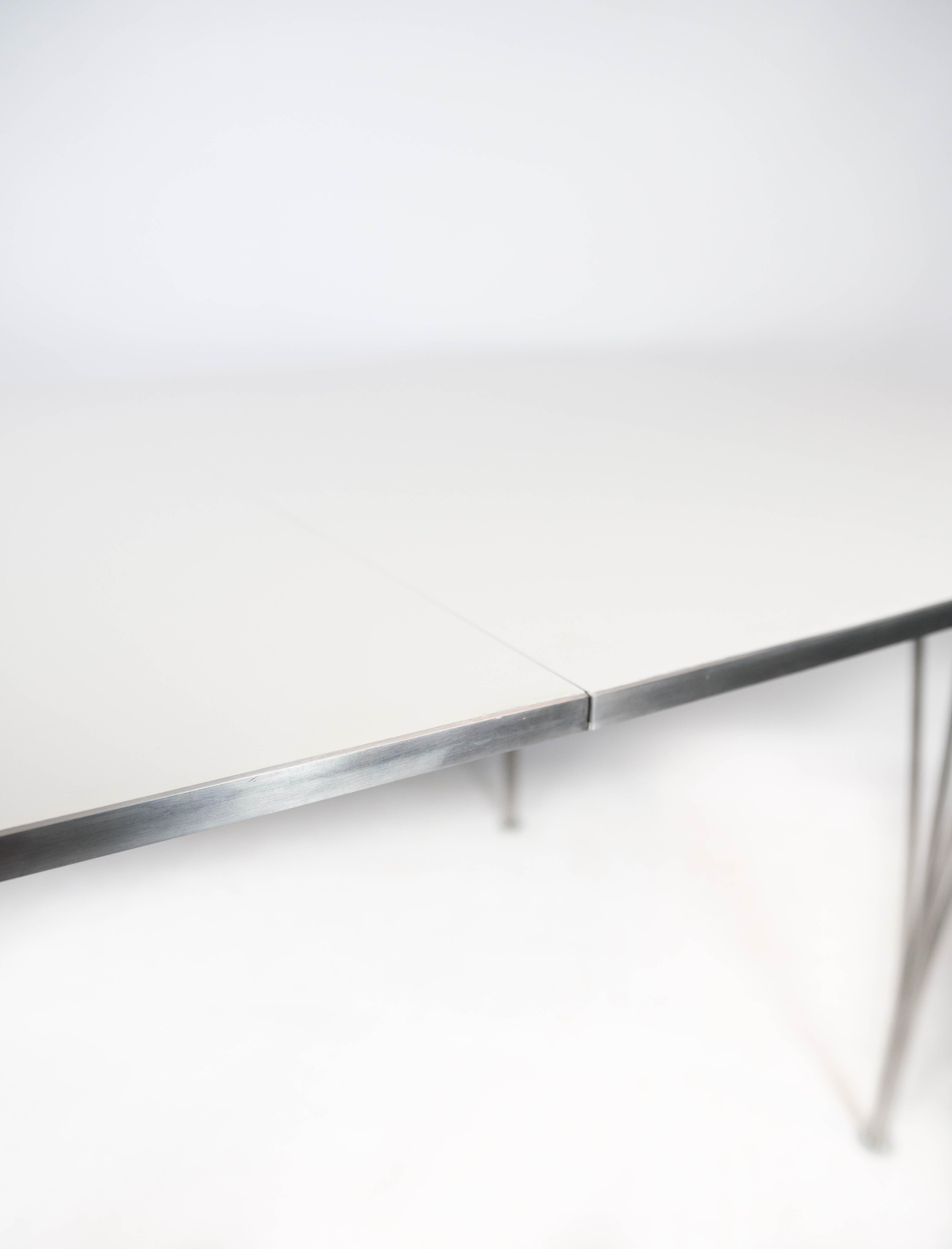 Métal Super table de salle à manger Ellipse conçue par Piet Hein à partir de 1998 en vente