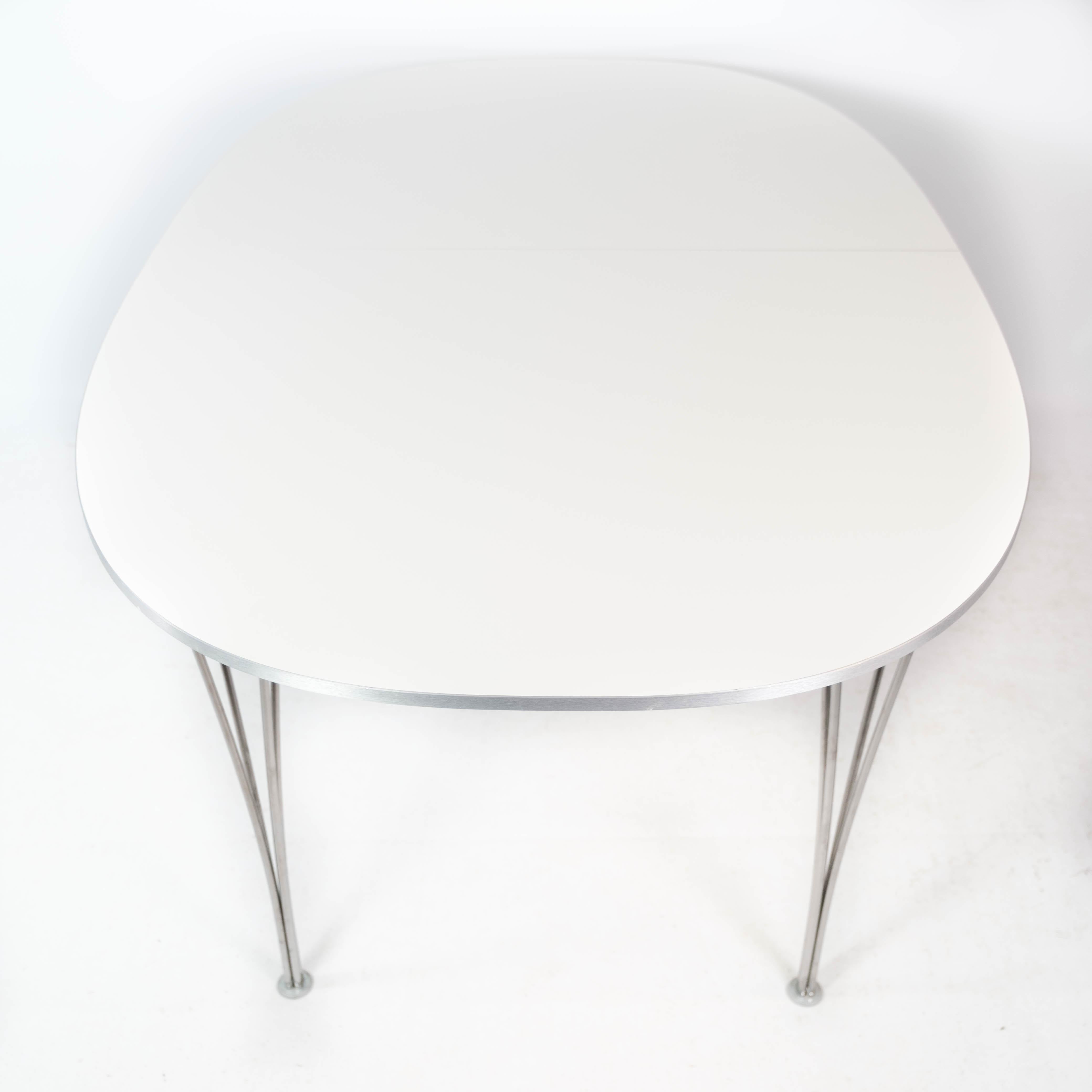 Métal Superbe table de salle à manger Ellipse en stratifié blanc conçue par Piet Hein de 2011 en vente