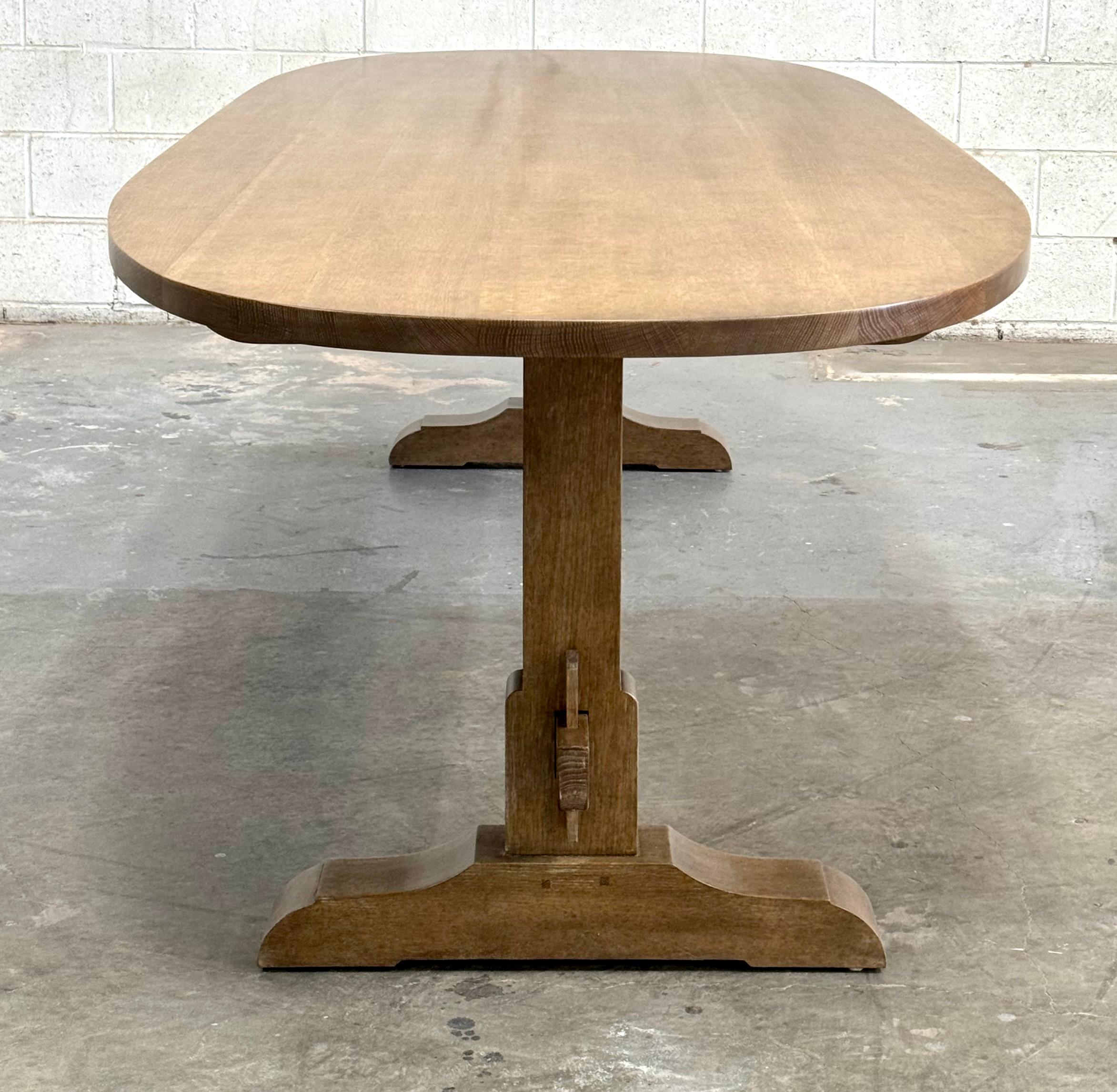 American Super Ellipse Evy Dining Table made from Rift Sawn Oak For Sale