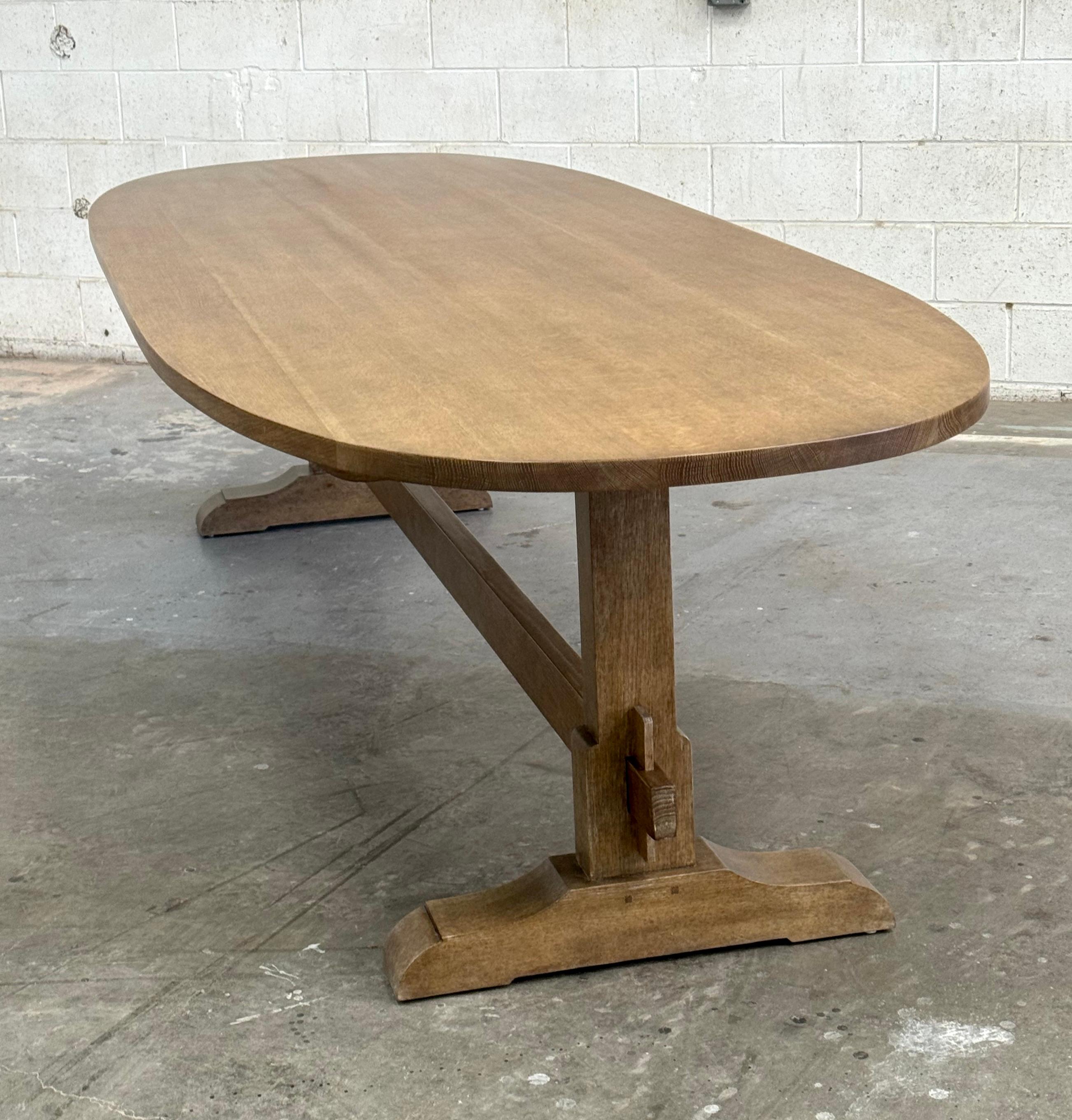 Super Ellipse Evy Dining Table made from Rift Sawn Oak In New Condition For Sale In Los Angeles, CA