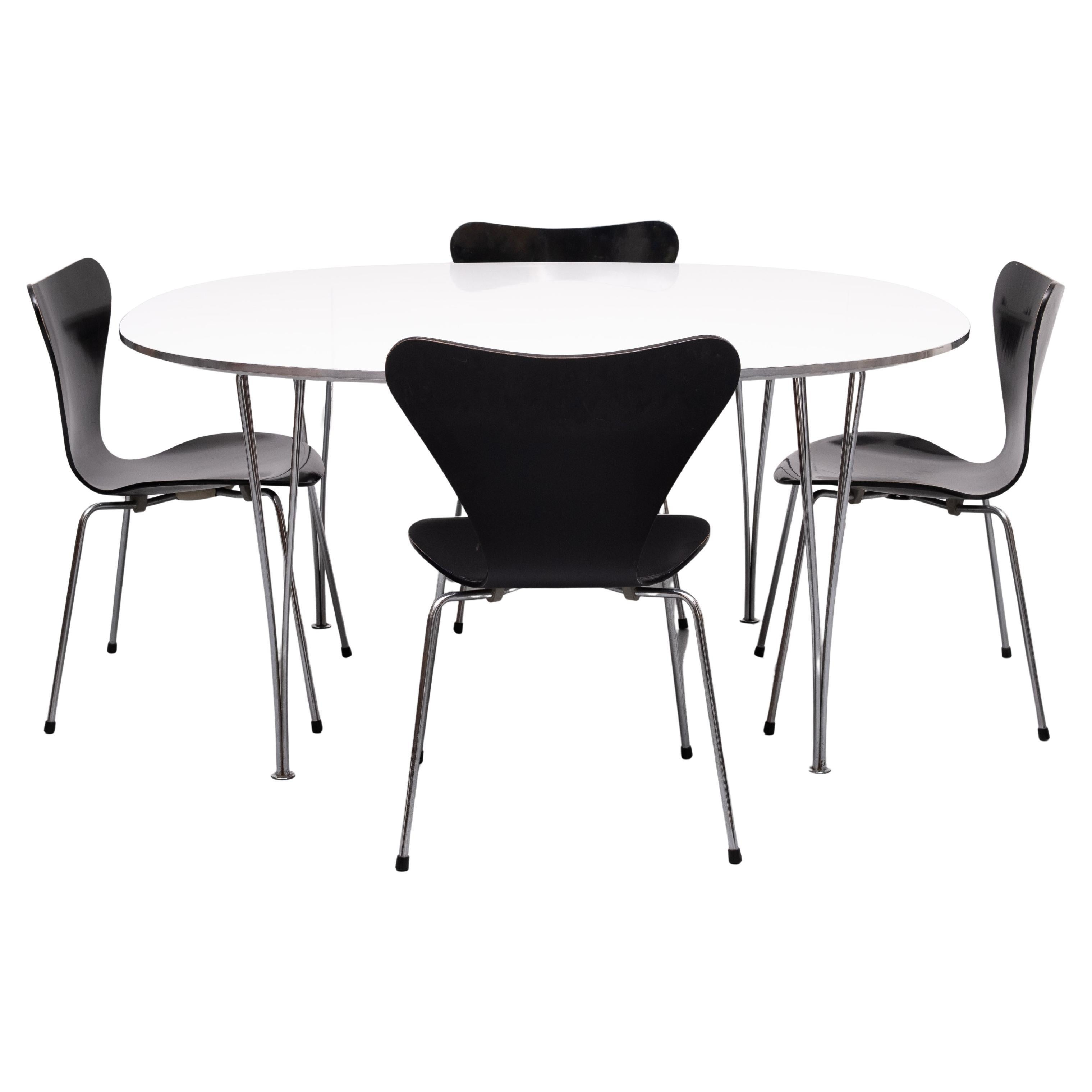 Super Elliptical Dining Table  for Fritz Hansen In Good Condition For Sale In Den Haag, NL