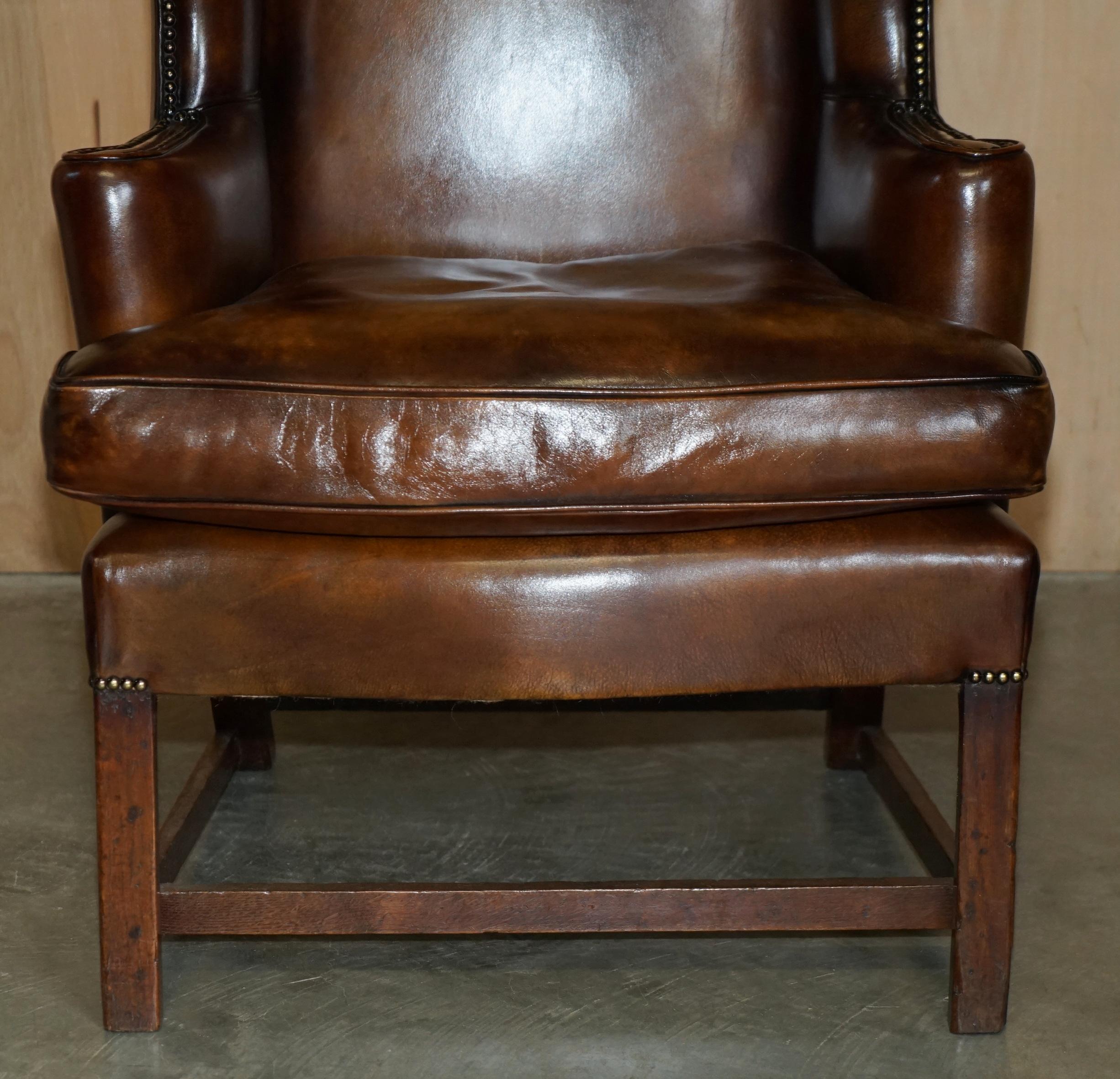 SUPER FINE RESTORED GEORGE III PERIOD CIRCA 1820 WiNGBACK BROWN LEATHER ARMCHAIR For Sale 1