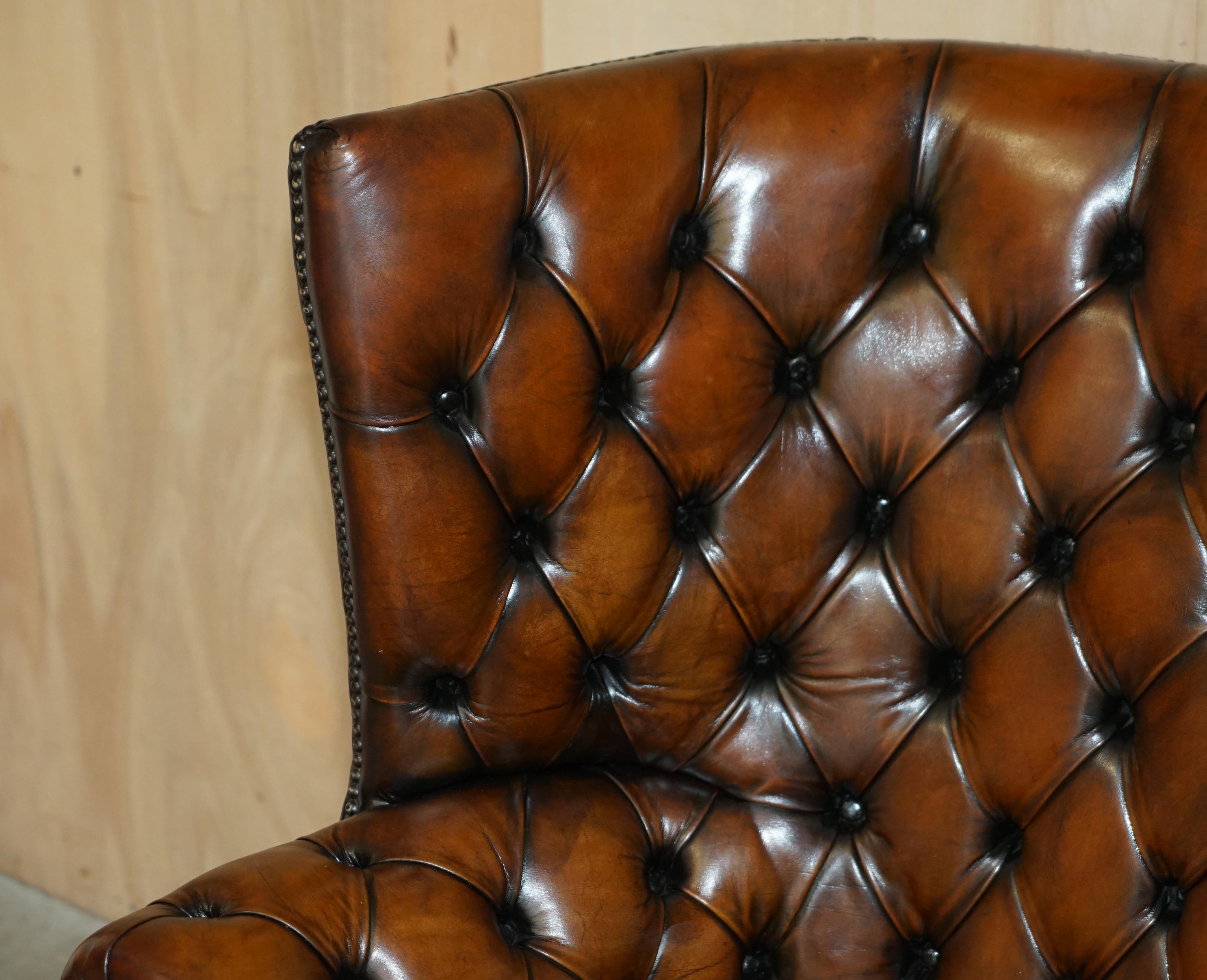 English SUPER FiNE RESTORED VINTAGE CHESTERFIELD PORTERS WINGBACK ARMCHAIR BROWN LEATHER