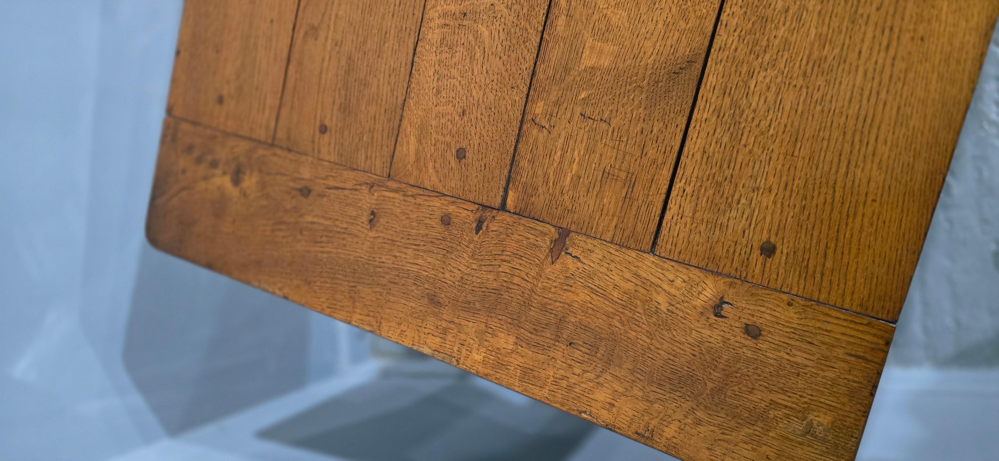 Super table à manger de cuisine de style rustique français à rétrécir en vente 3