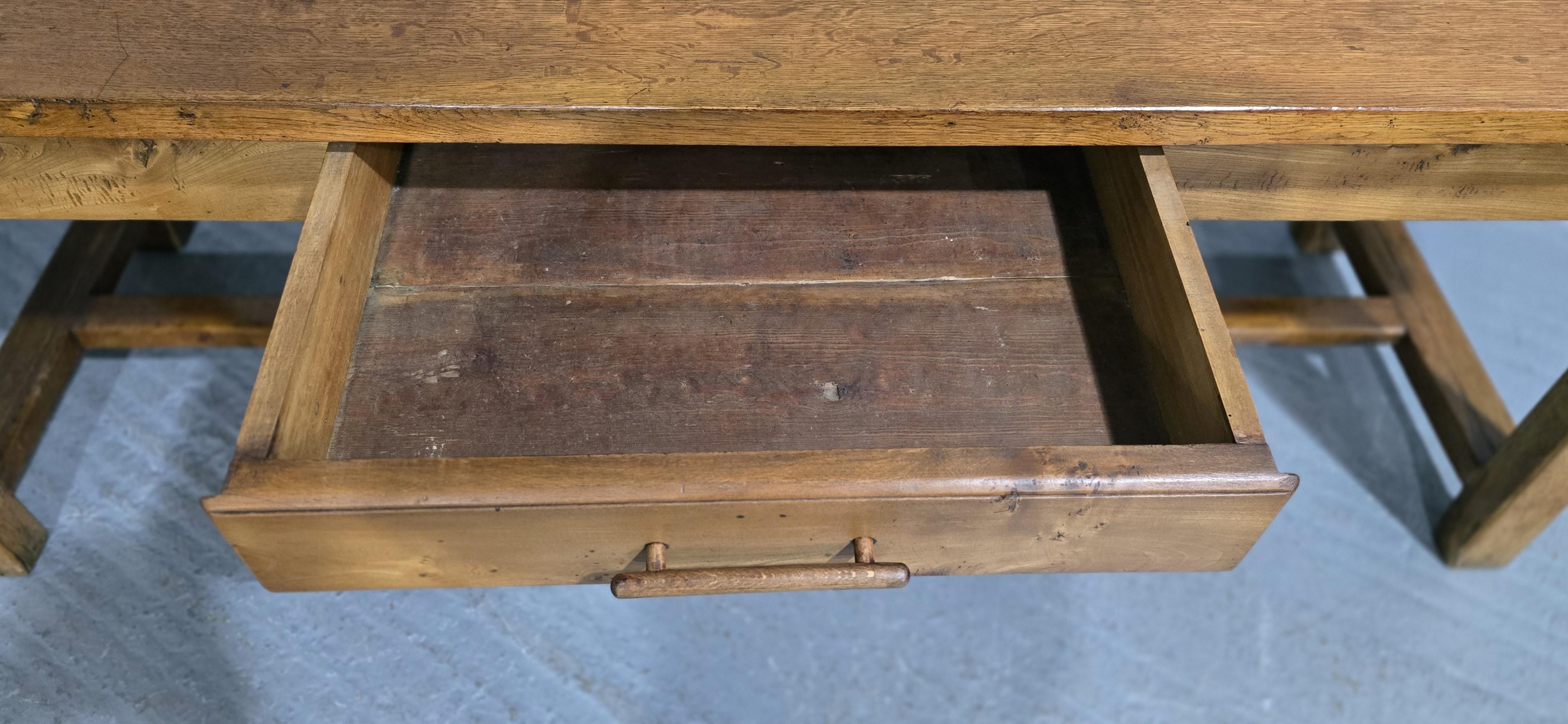 XIXe siècle Super table à manger de cuisine de style rustique français à rétrécir en vente