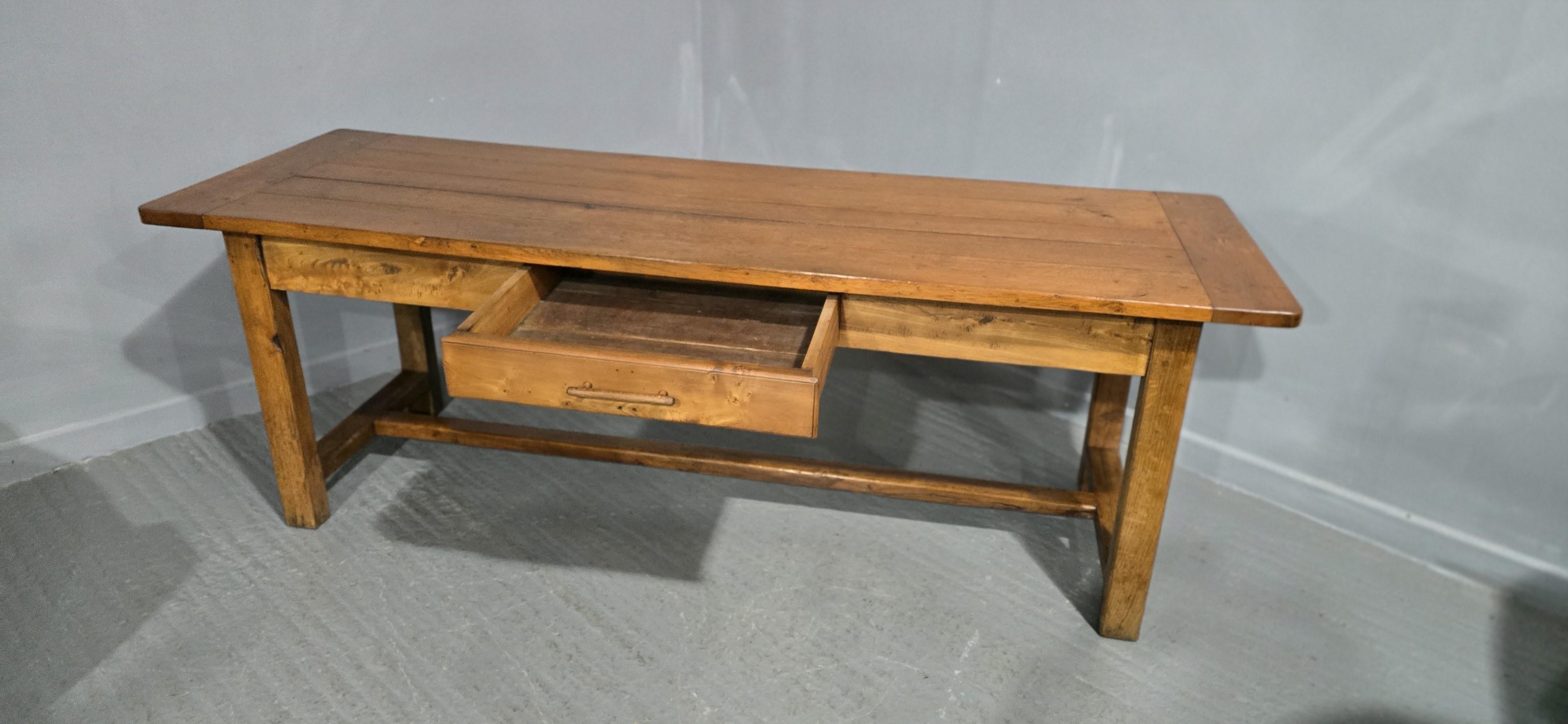 Chêne Super table à manger de cuisine de style rustique français à rétrécir en vente