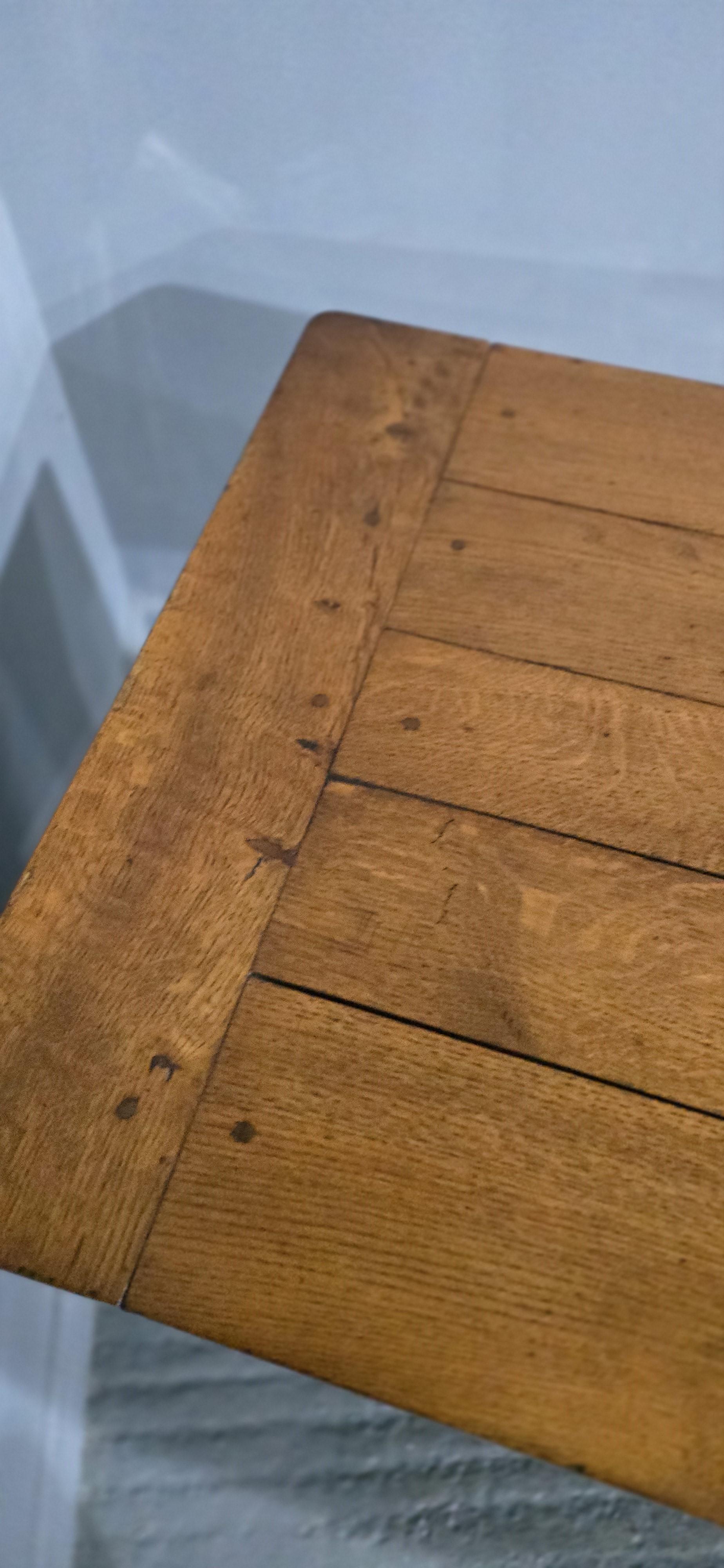 Super table à manger de cuisine de style rustique français à rétrécir en vente 2