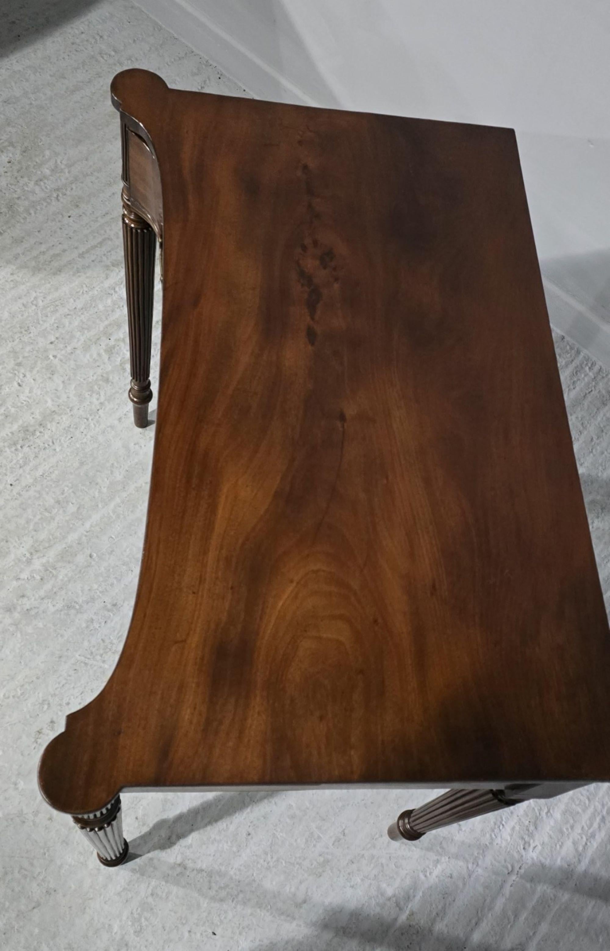 Mesa auxiliar de caoba supergeorgiana en Bueno estado para la venta en Swadlincote, GB