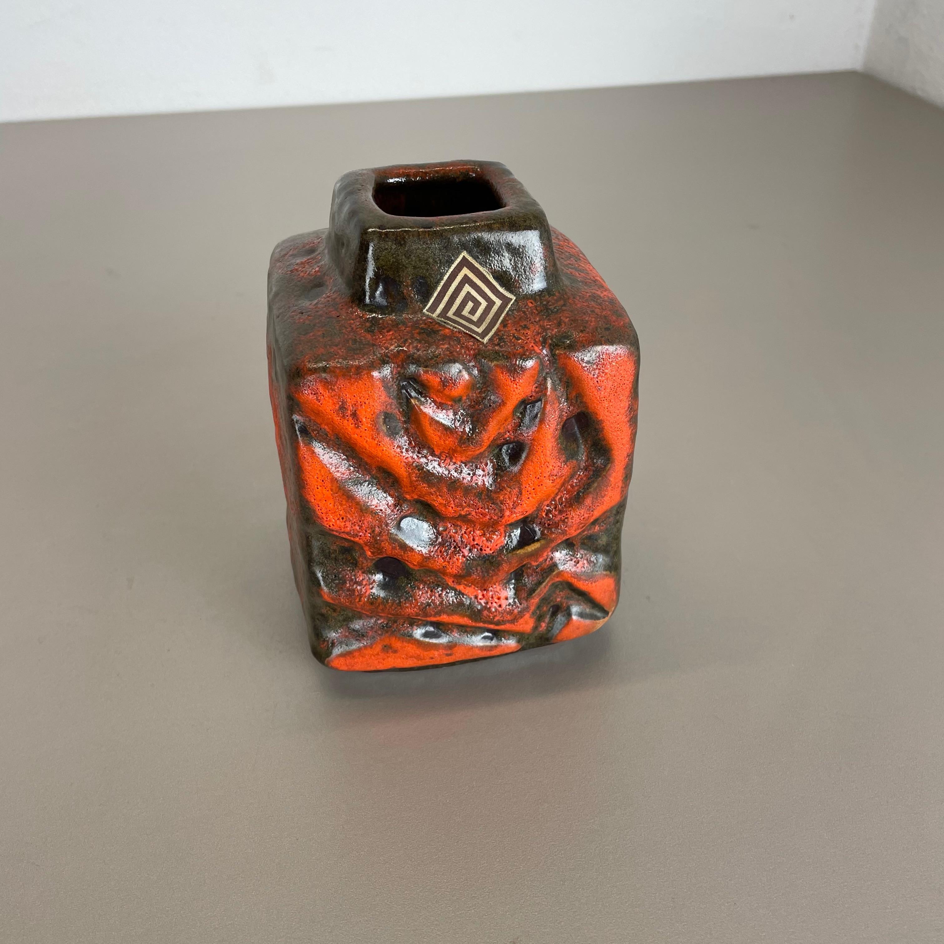 Super-Glasur WGP Fett Lava Keramik Vase Carstens Tnnieshof Deutschland, 1970er Jahre (20. Jahrhundert) im Angebot