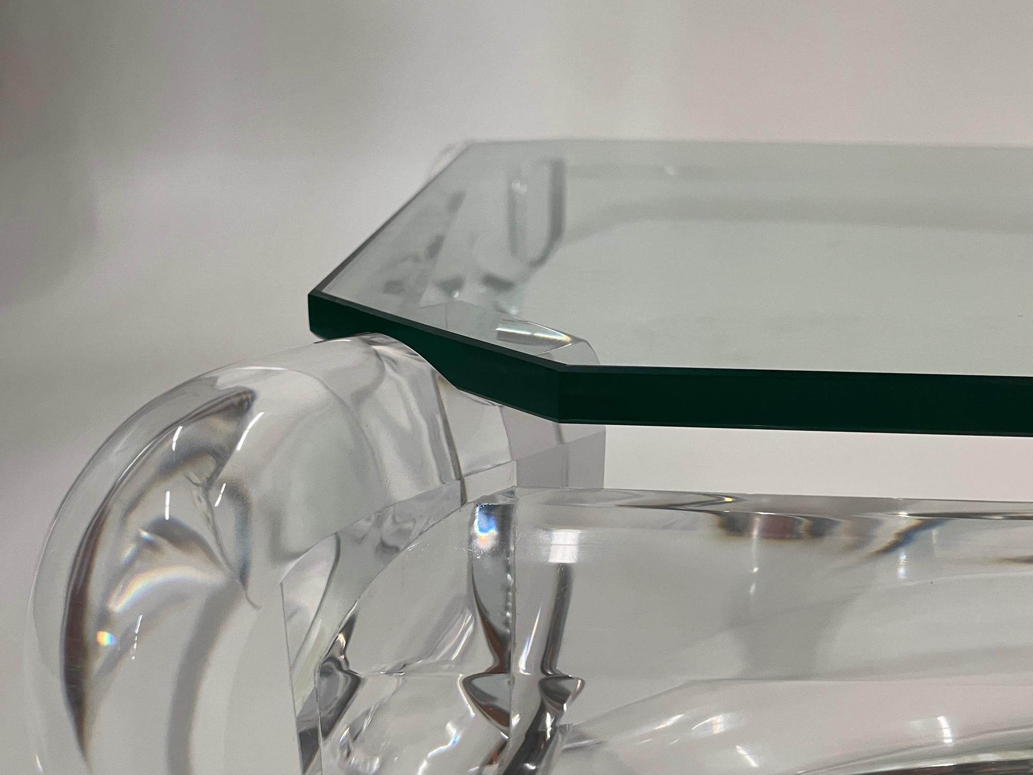 Super Hot Lucite Sculptural Mid-Century Modern Coffee Table For Sale 5